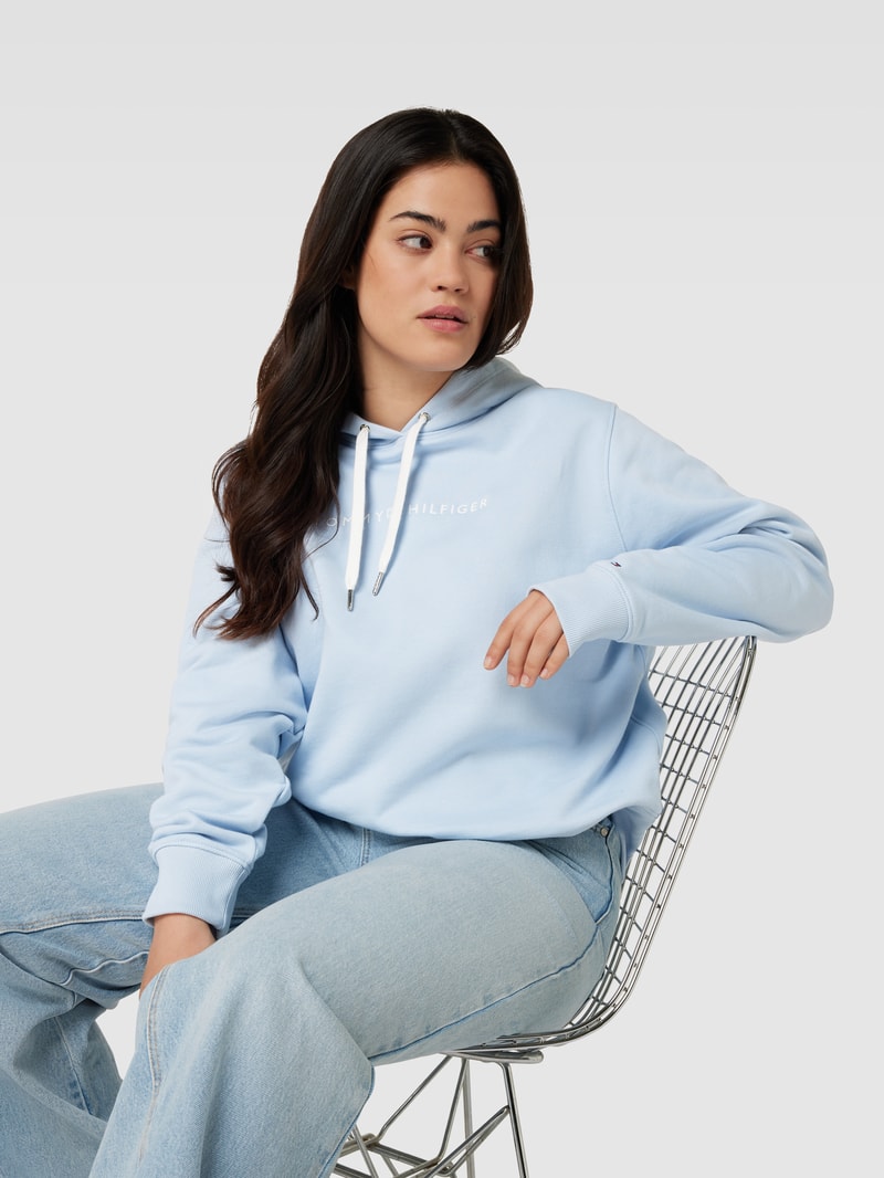 PLUS SIZE Hoodie mit Label-Stitching in hellblau
