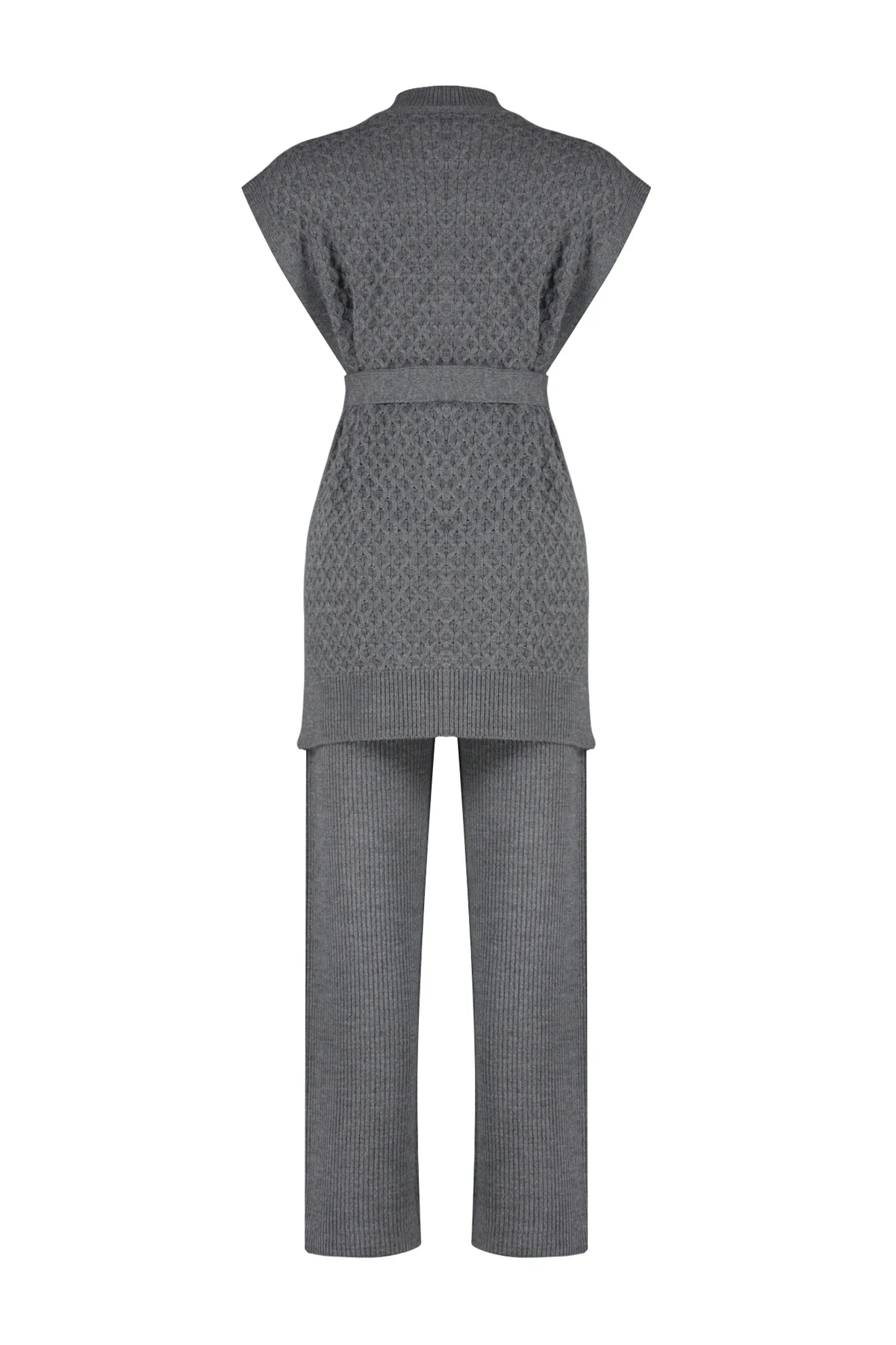 Trendyol Modest  Anthrazitfarbenes Strickpullover-Hosen-Set aus Oberteil und Unterteil mit Messinggürtel TCTAW24US00045