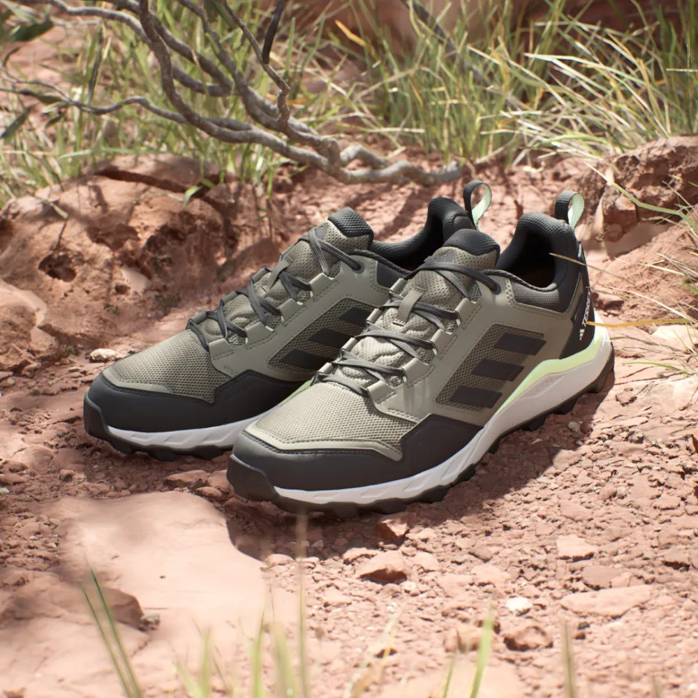 adidas Tracerocker IF0381 / grün