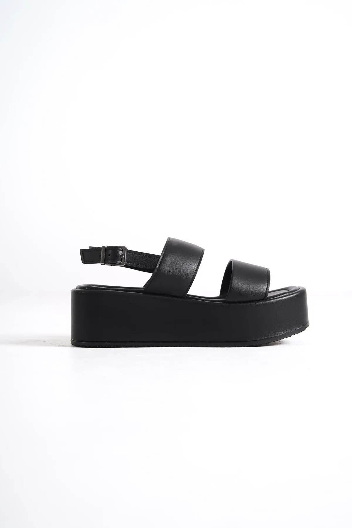 Capone Outfitters  Capone dicke, doppelt geschnürte Keilabsatz-Sandalen für Damen in Schwarz