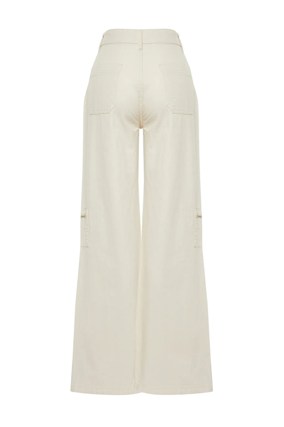 Trendyol Collection  Ecrufarbene Jeans mit hoher Taille und weitem Bein und Cargo-Taschen TWOSS24JE00223