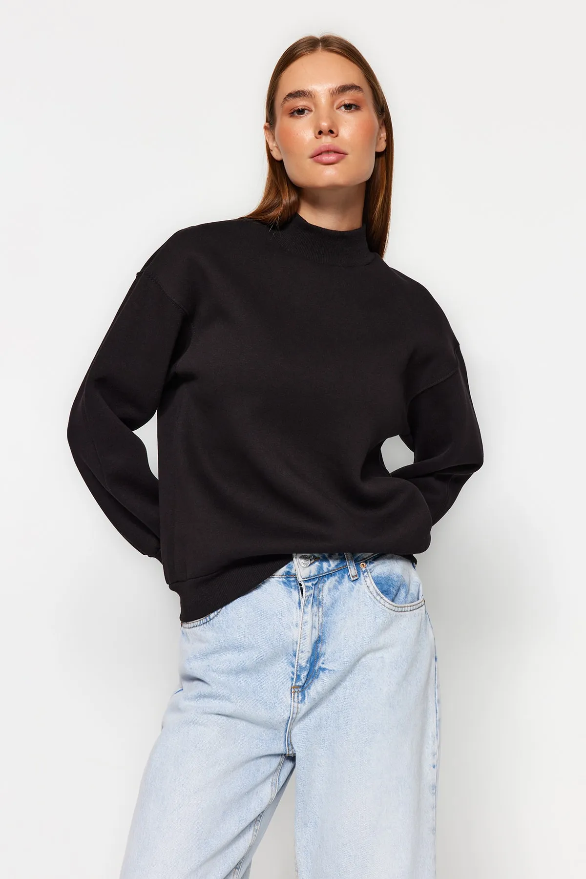 Trendyol Collection  Schwarzer Stehkragen, dicke Fleece-Innenseite, entspannte/bequeme Passform, lockeres Strick-Sweatshirt