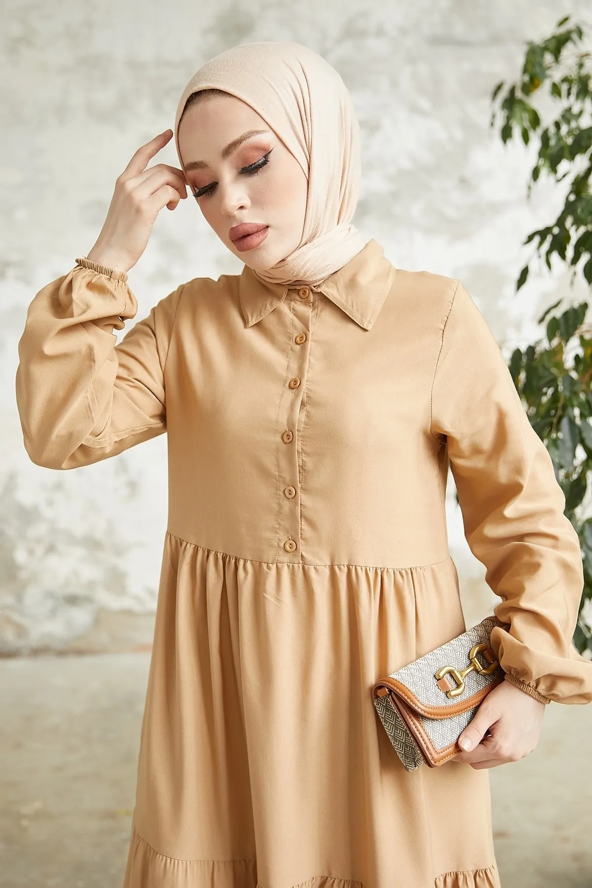 InStyle  Albera Hemdkragen-Kleid mit Knöpfen – Beige