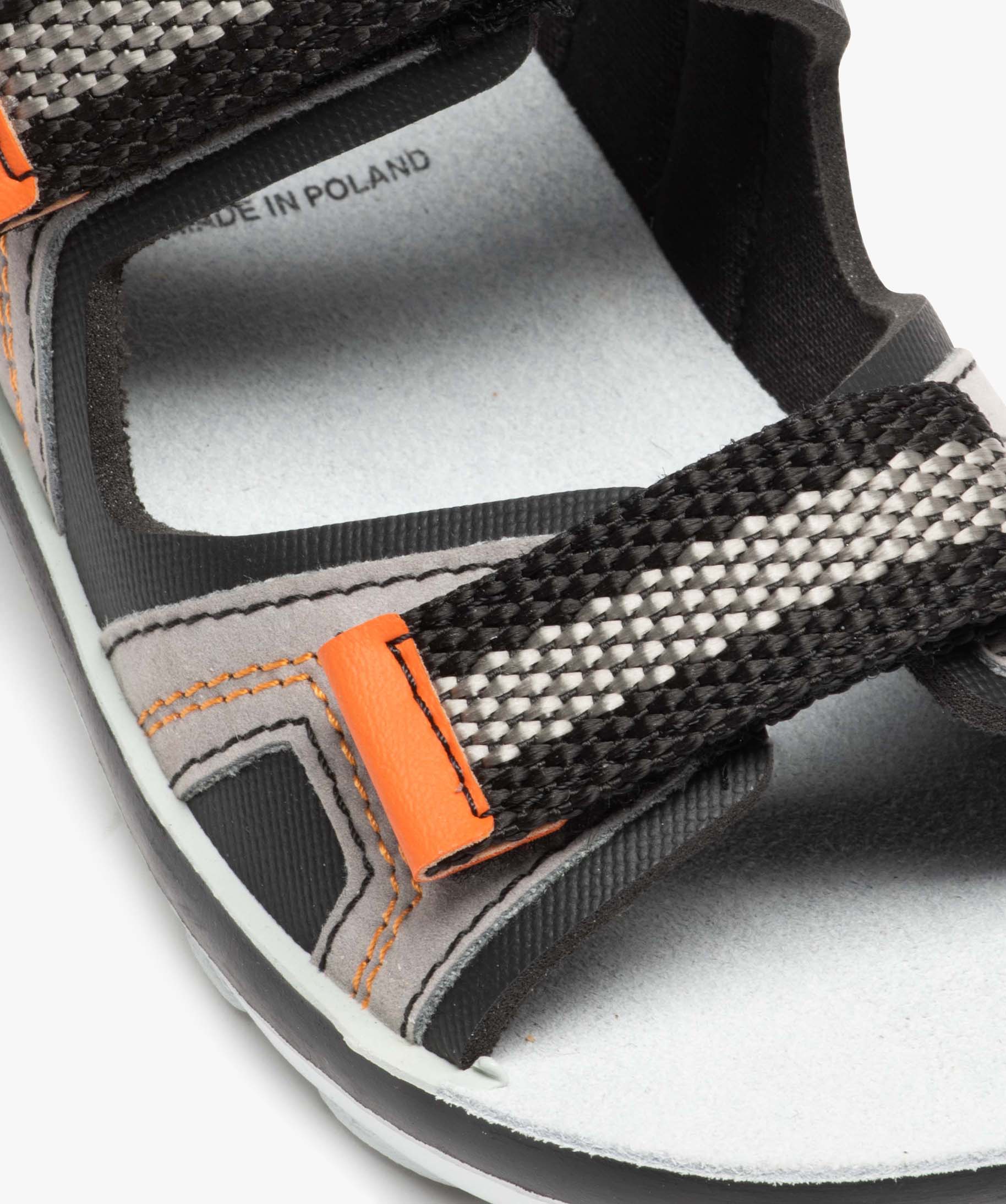 Sandales Garçon bicolores avec brides à scratch en tissu noir | GEMO