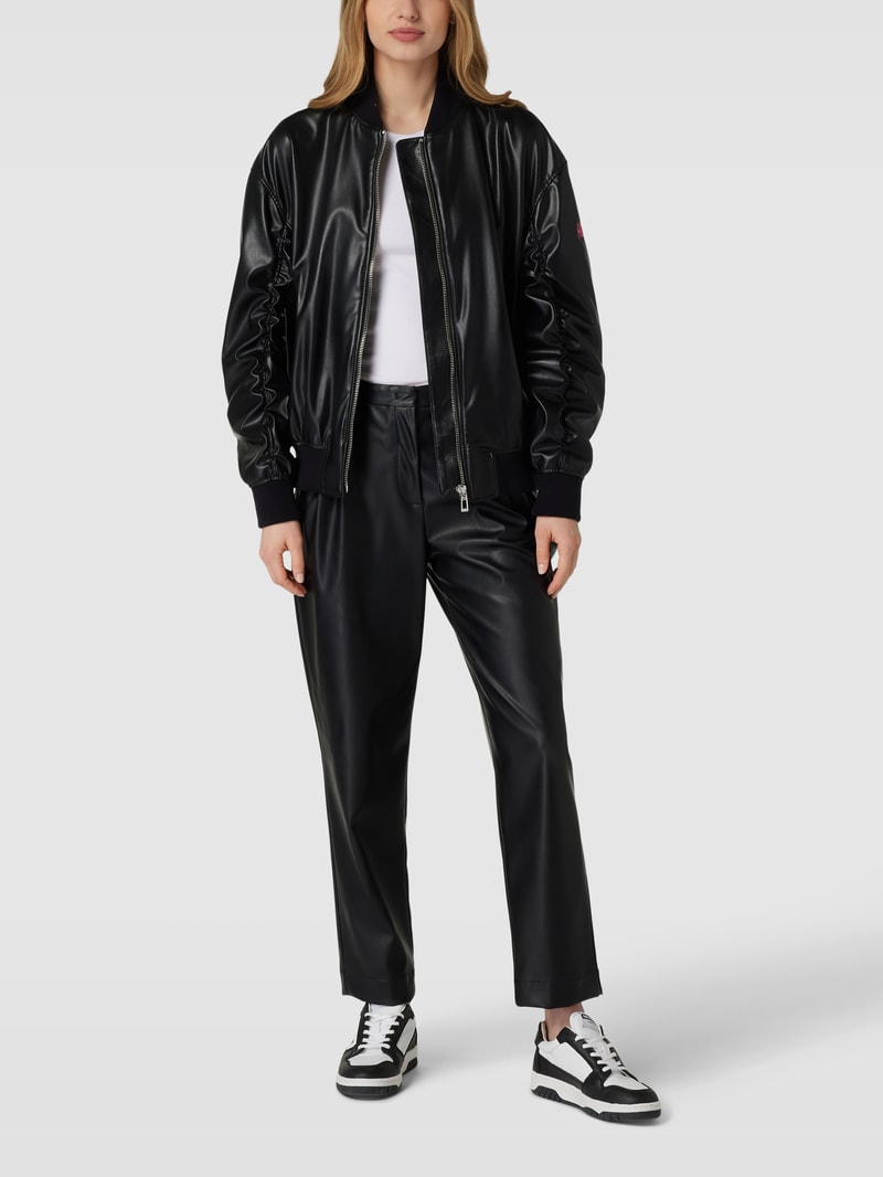 HUGO X P&C - Bomberjacke mit Label-Stitching in schwarz