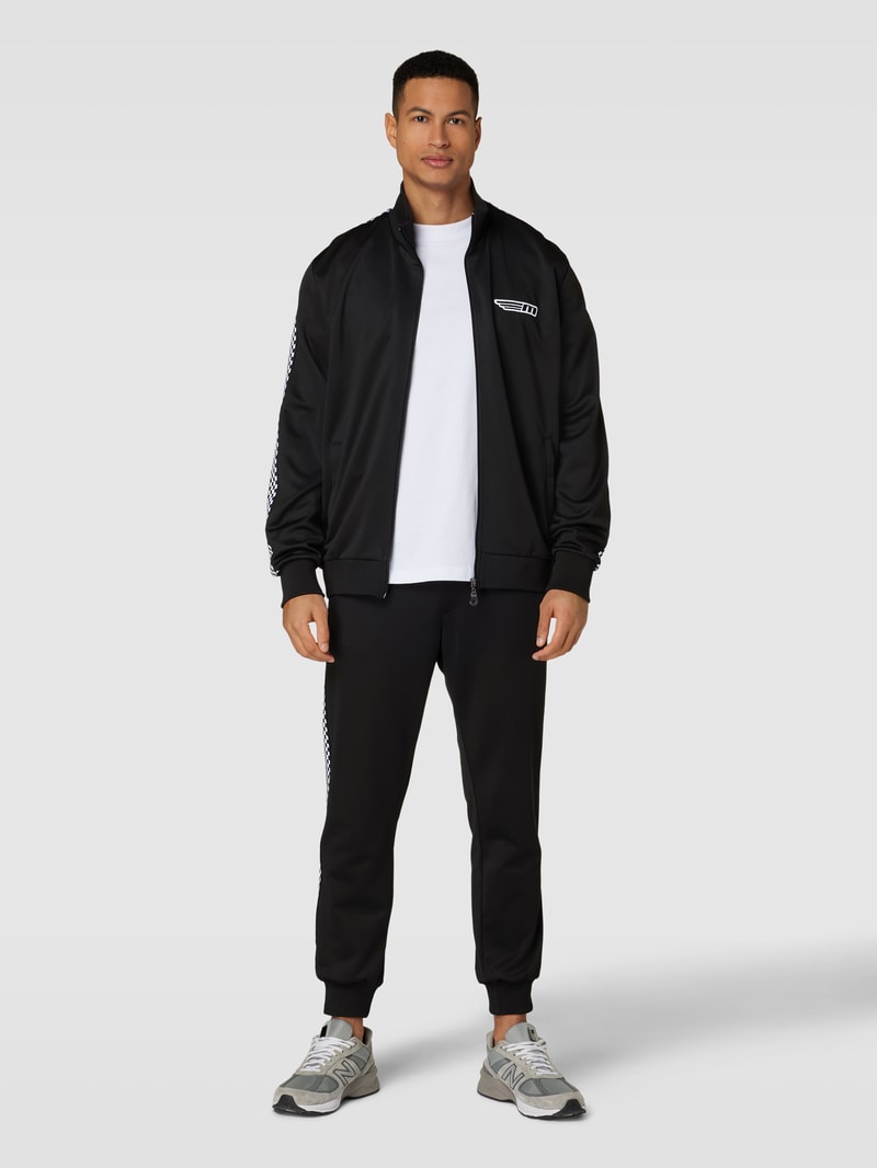 Sweatjacke mit seitlichen Eingrifftaschen in schwarz