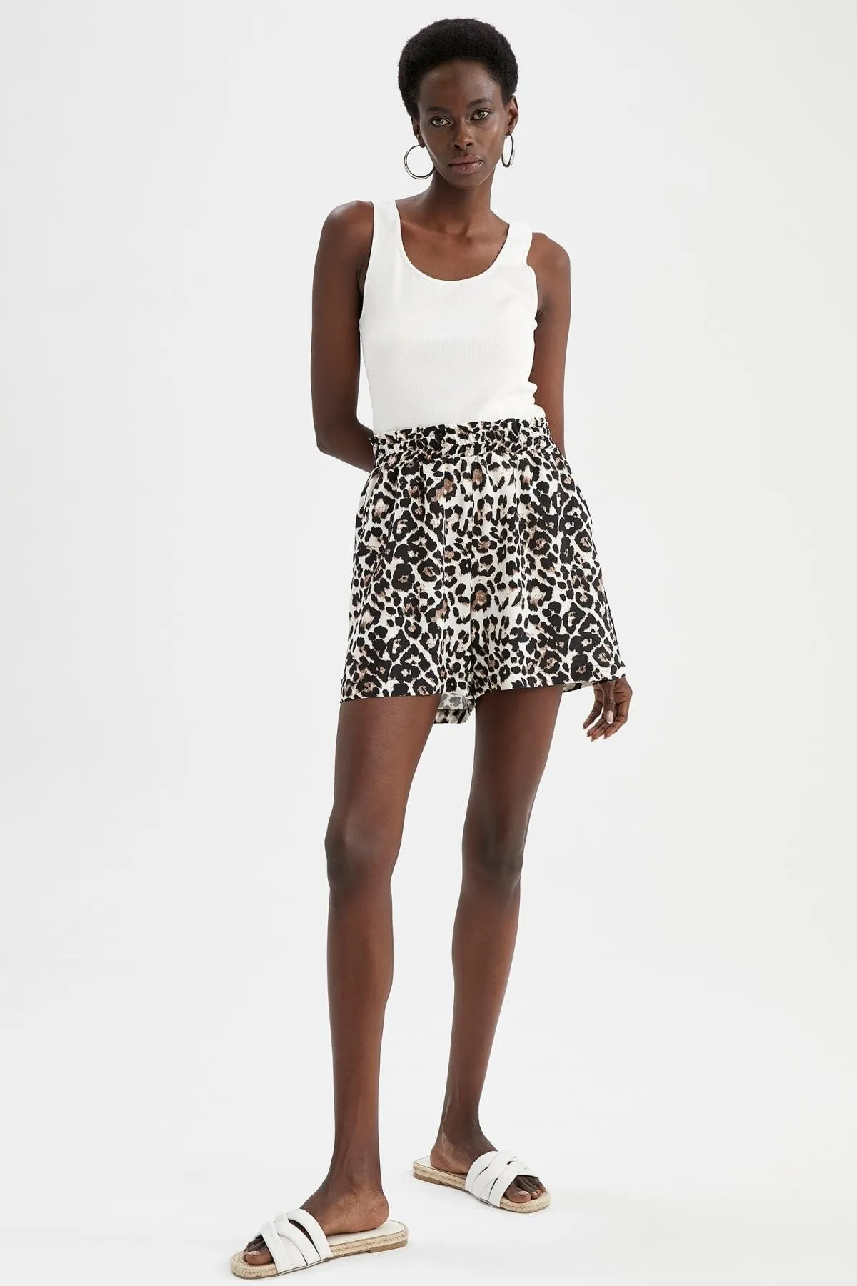 DeFacto  Shorts aus Viskose mit Leopardenmuster und Taschen