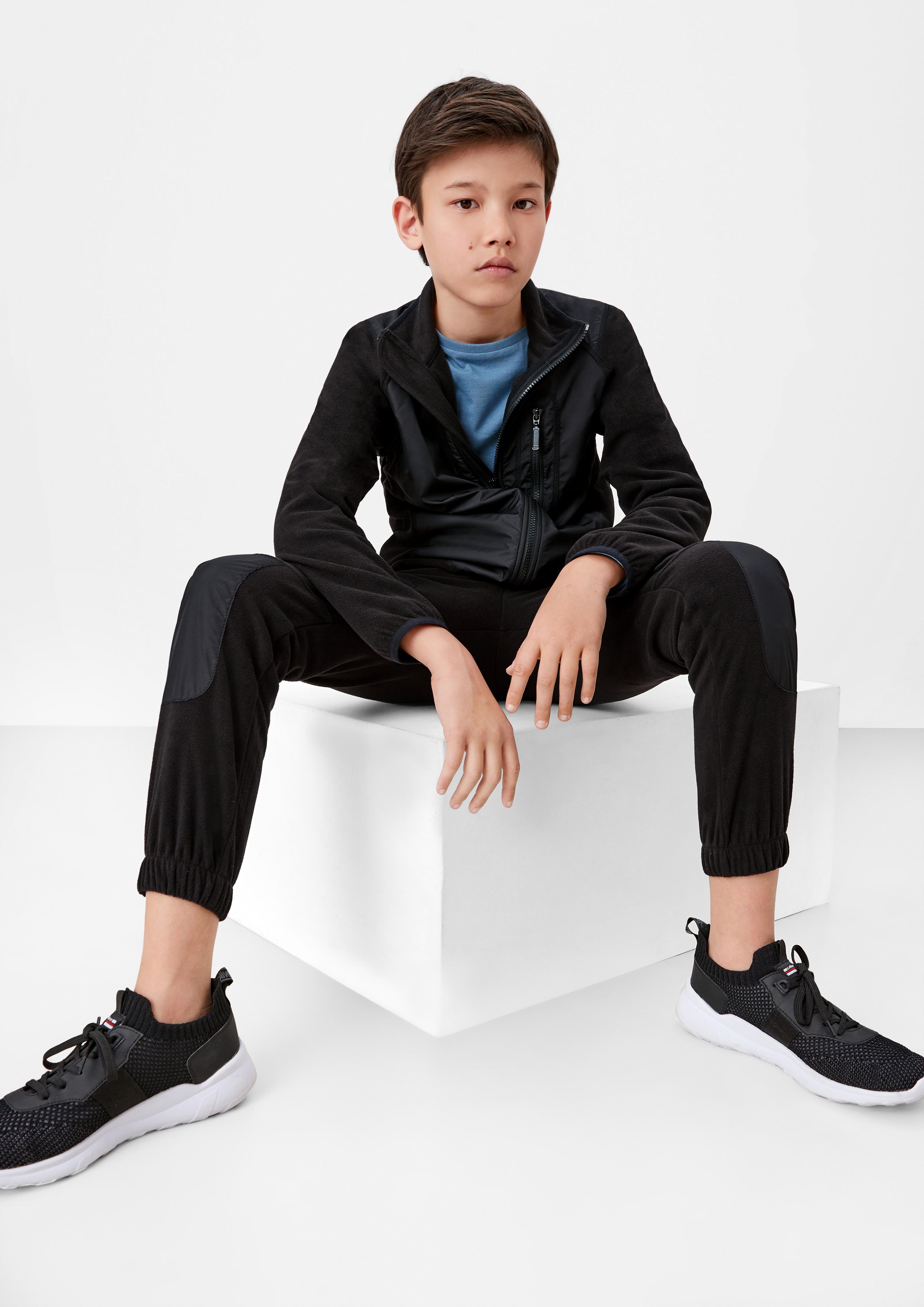 Regular: Joggpants mit aufgesetzten Taschen  2123243-9999