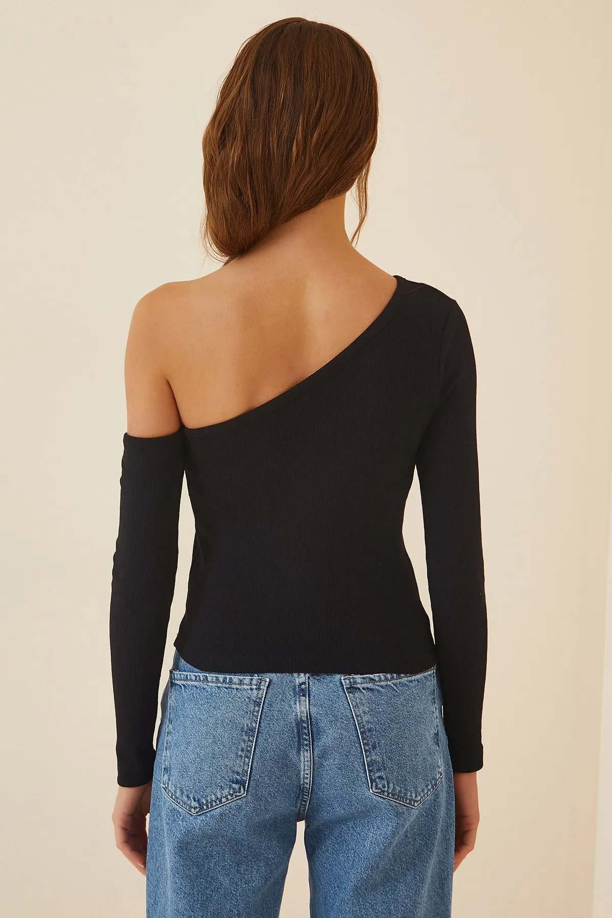 Happiness İstanbul  Schwarze Damen-Strickbluse aus Cord mit offenen Schultern TG00011
