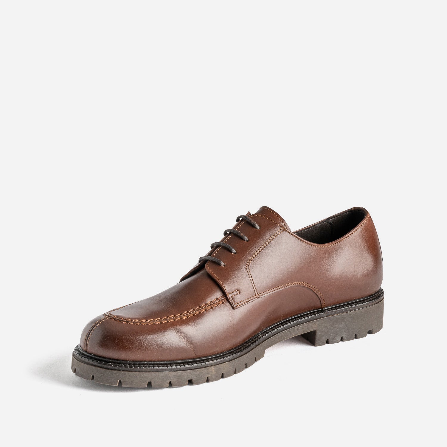 Derby marron éco-conçu en cuir semelle crantée