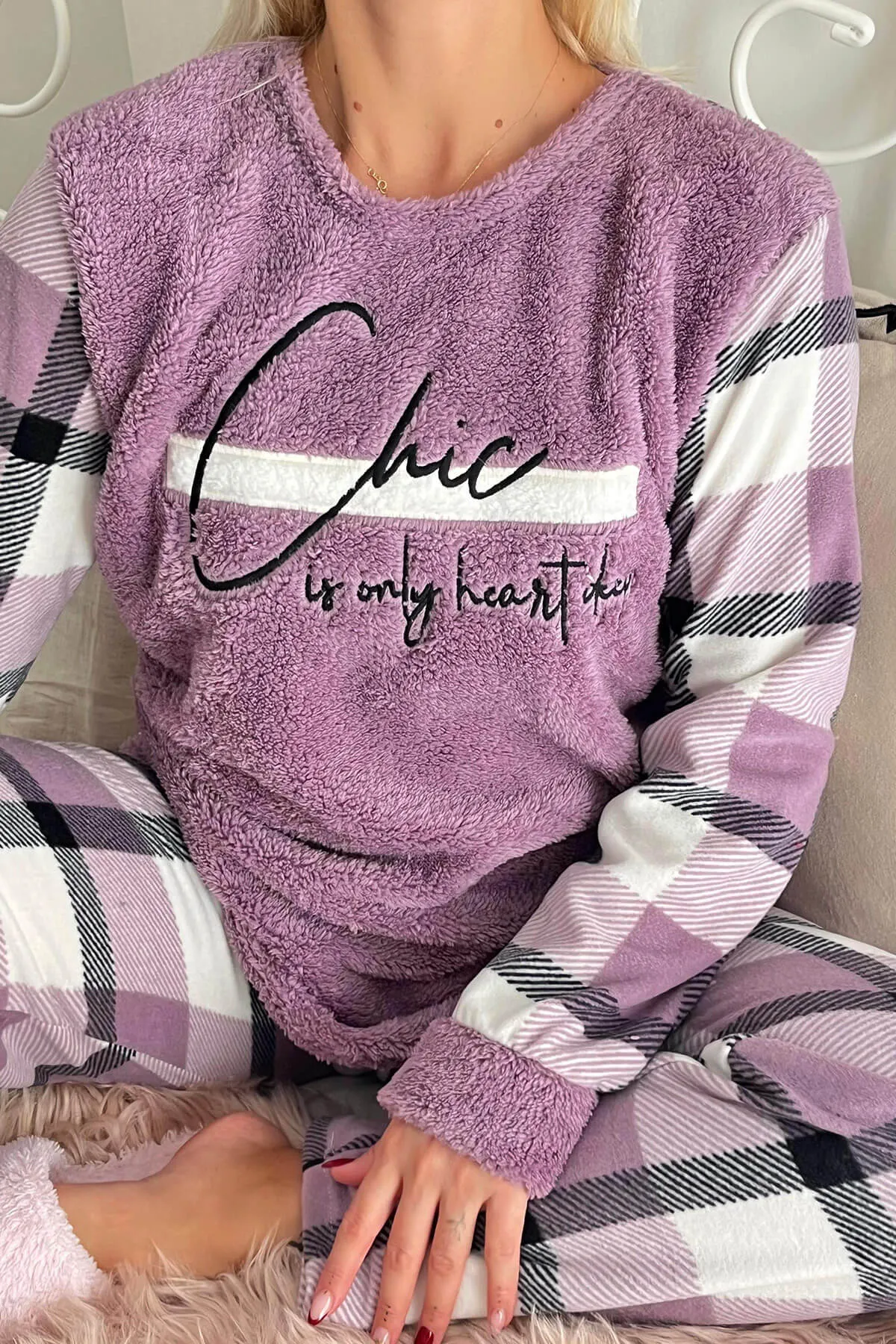 Pijamaevi  Lila Deep Chic gemustertes Plüsch-Pyjama-Set für Damen