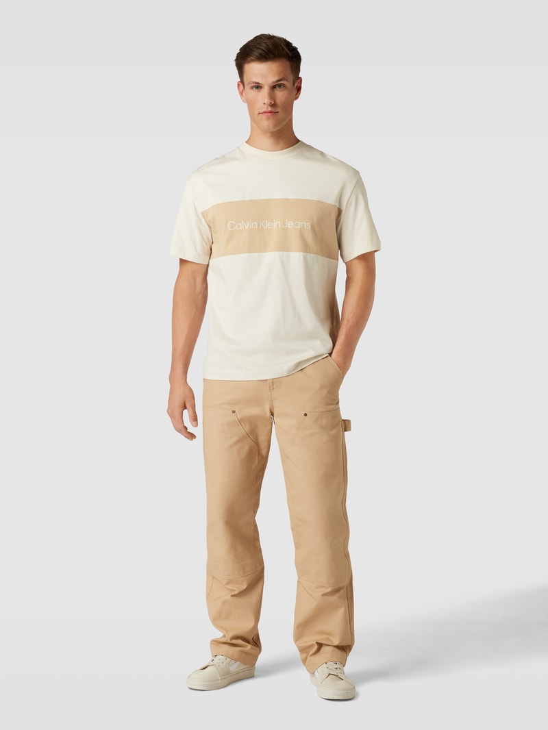 Oversized T-Shirt mit Label-Print Modell 'BLOCKING' in beige