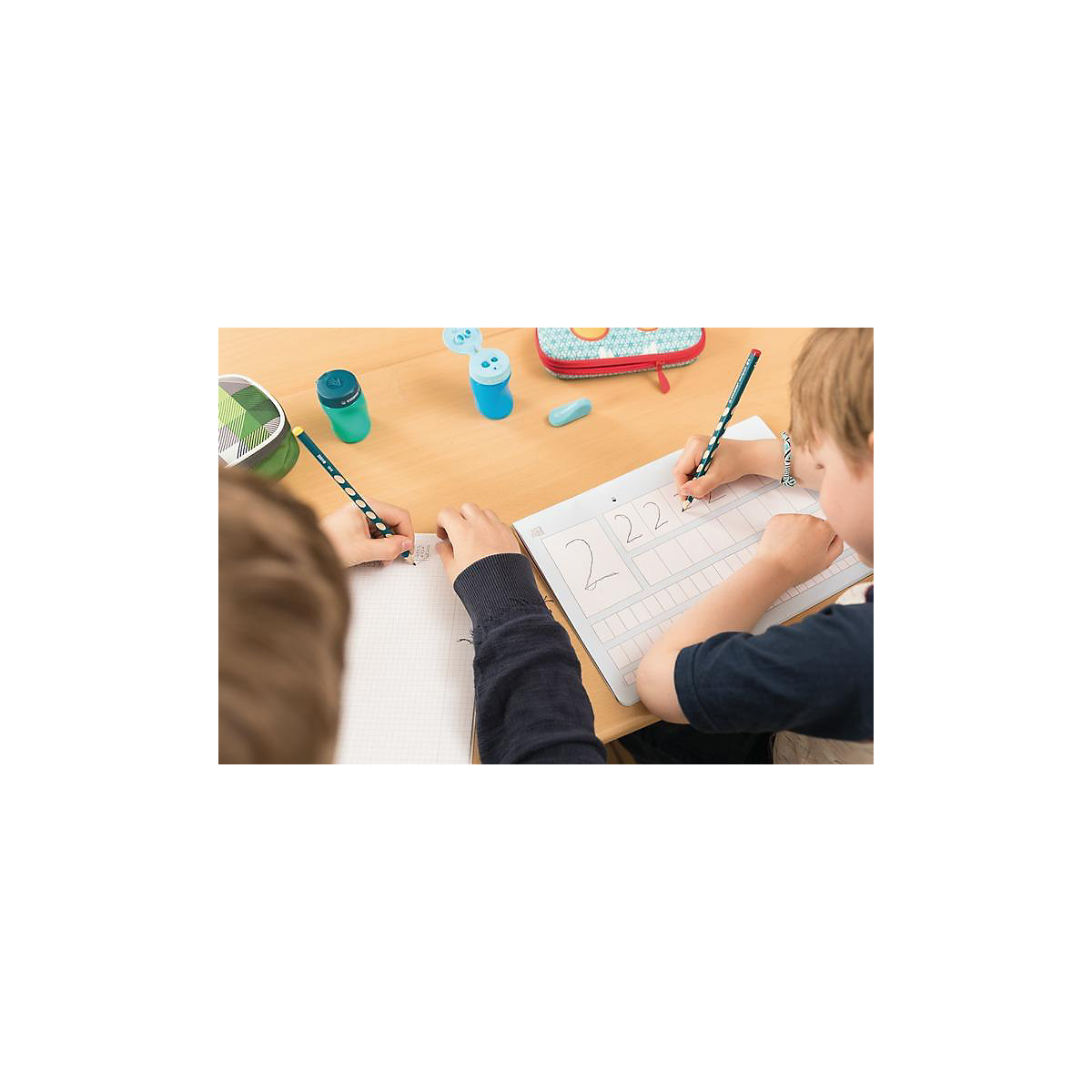 Dreikant-Bleistift EASYgraph S Class Pack Mix XXL Pastell, verschiedene Härtegrade, Links- und Rechtshändervarianten, 48 Stück
