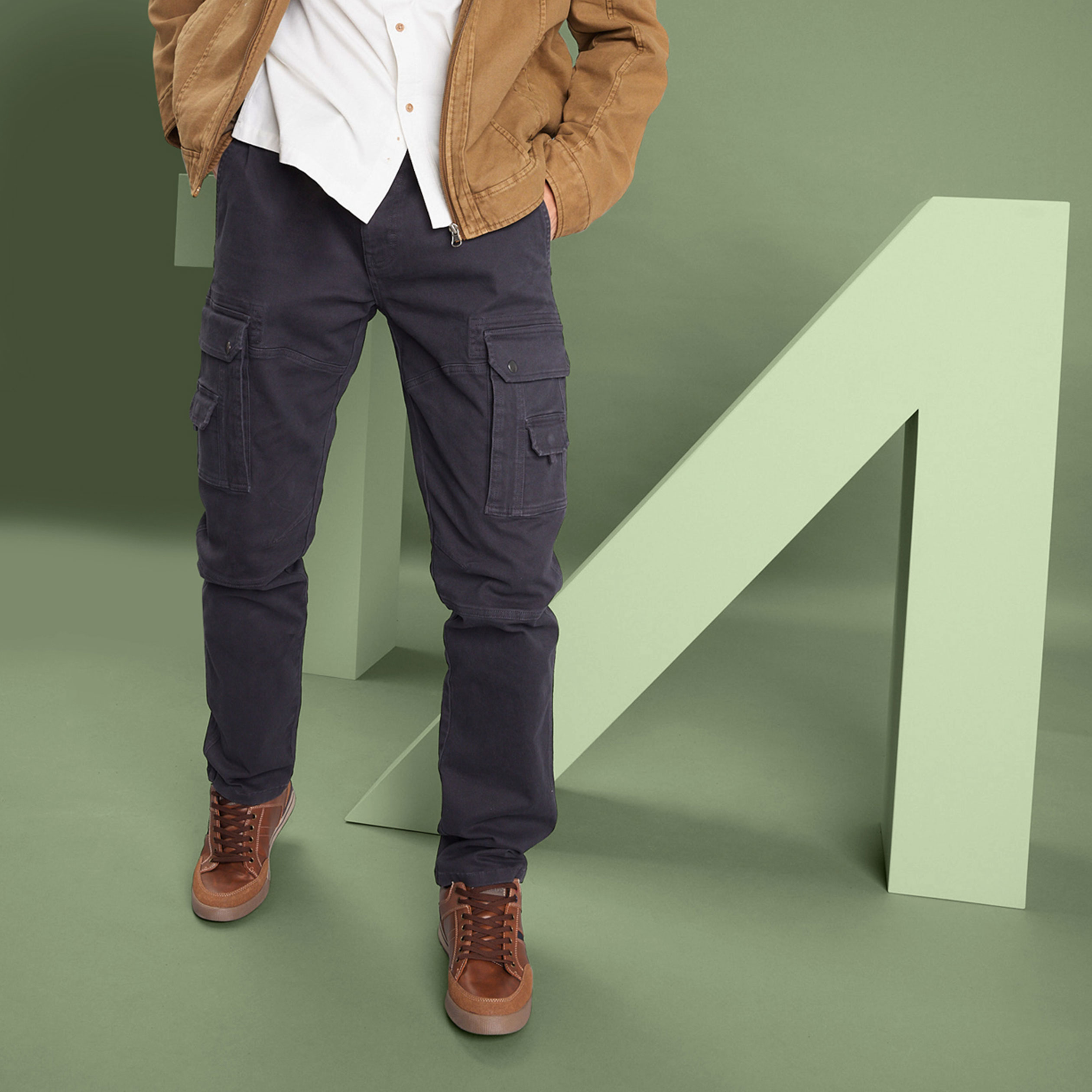 Pantalon cargo regular ceinturé gris foncé homme | La Halle