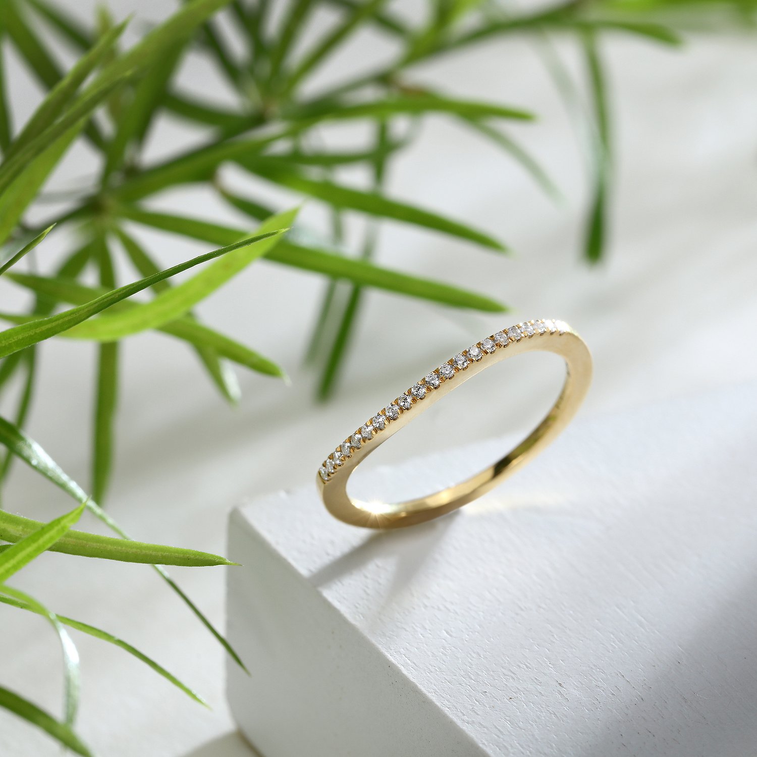 Live Diamond Yellow Gold Rings