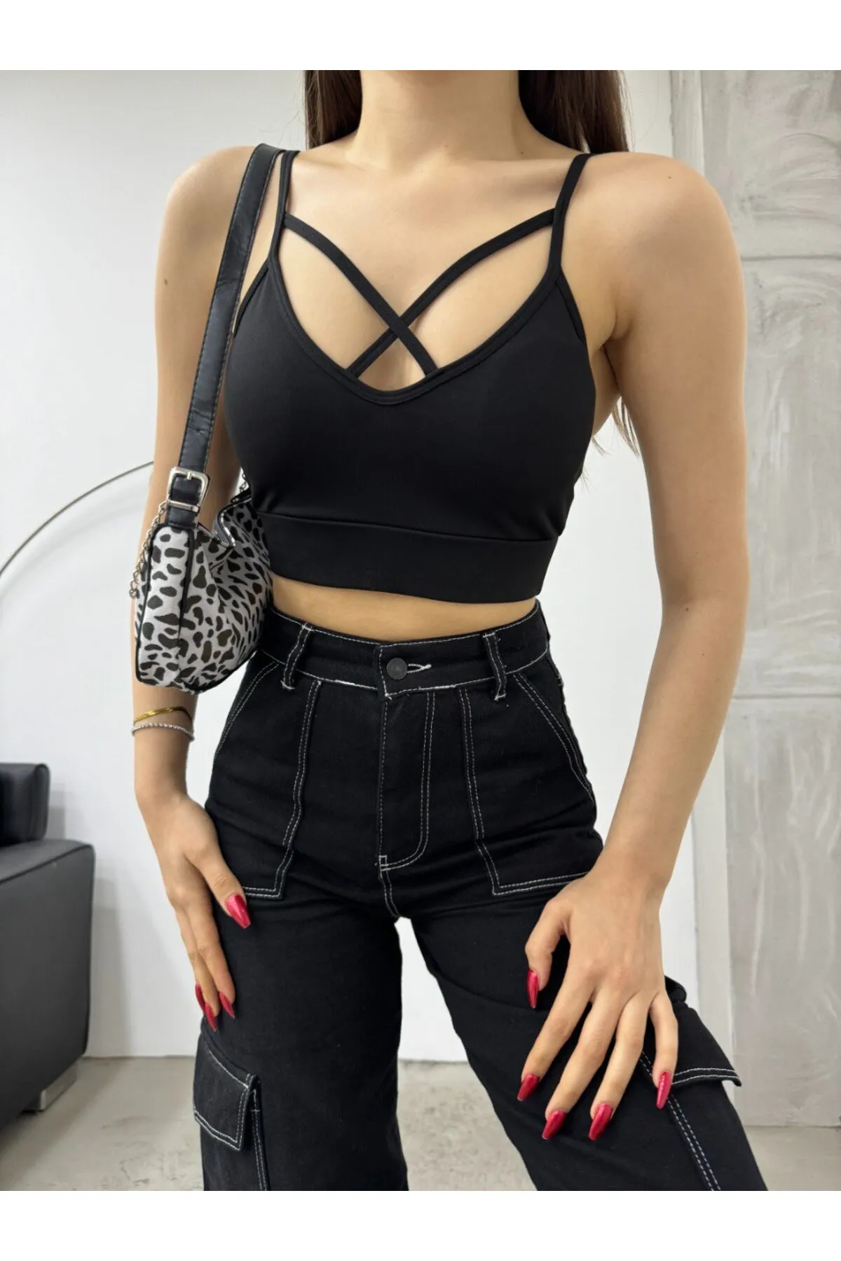 BİKELİFE  Gepolstertes Crop-Top mit gekreuzten Seilriemen für Damen