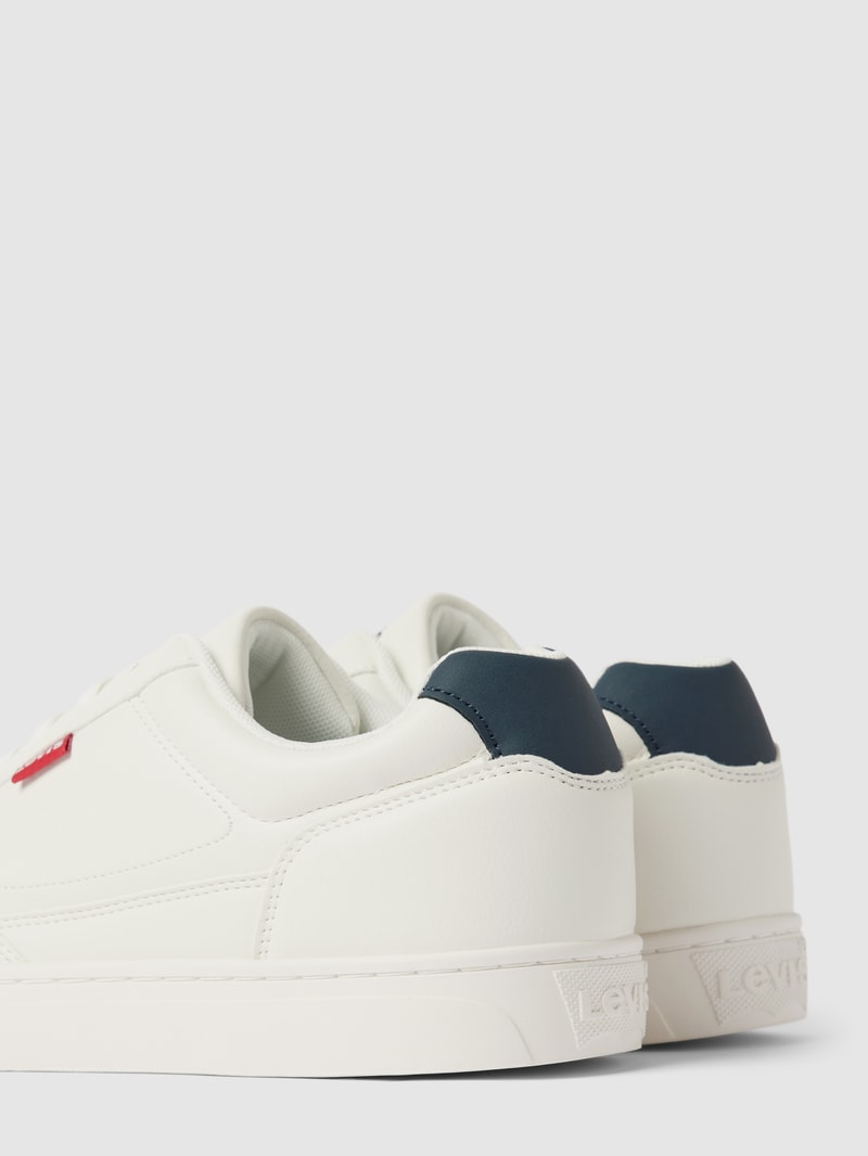 Sneaker mit Label-Detail Modell 'LIAM' in weiß