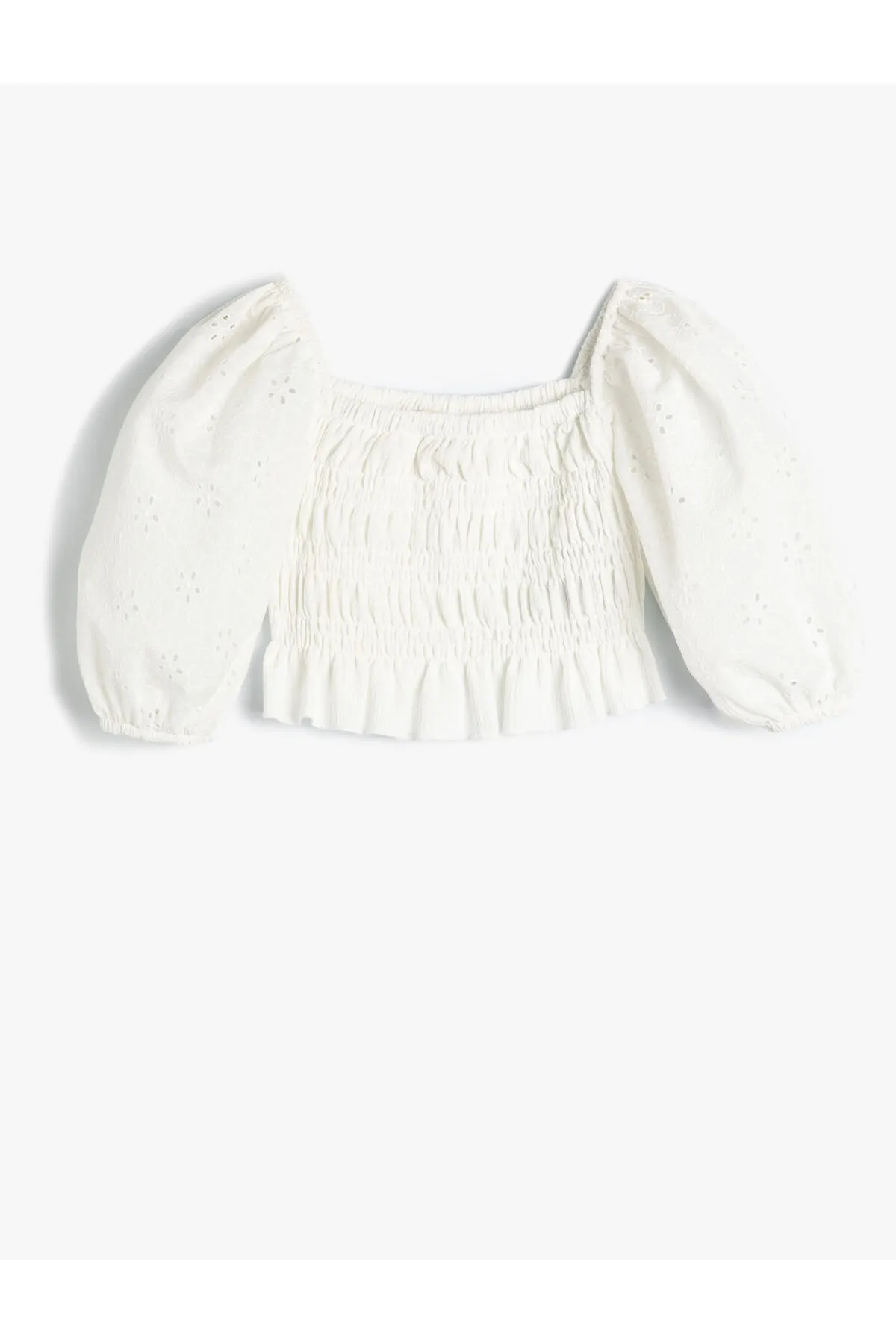 Koton  Kurze Bluse mit Ballonärmeln und gesäumtem Muscheldetail