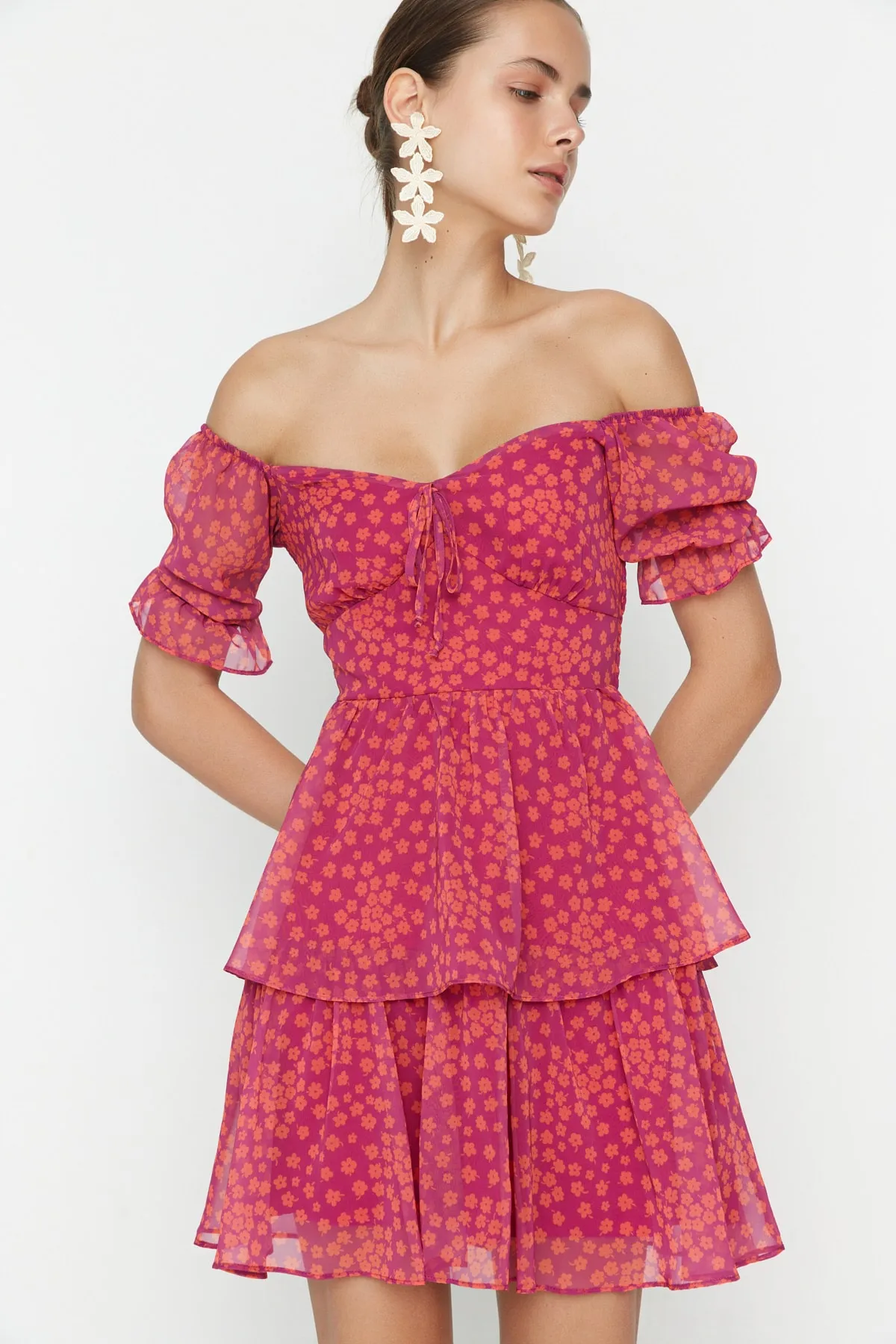 Trendyol Collection  Mehrfarbiges, gewebtes Minikleid mit Blumenrock, Volant und Chiffonfutter TWOSS22EL2772