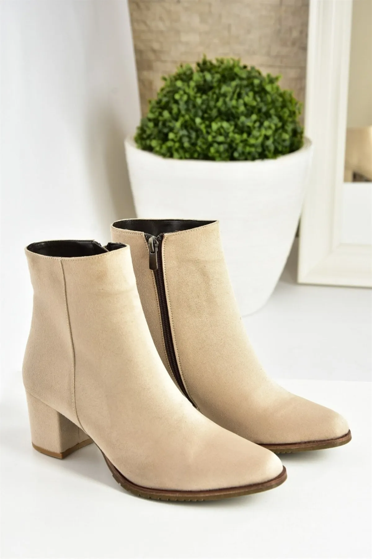Fox Shoes  Beige/braune Wildleder-Damenstiefel G654013102