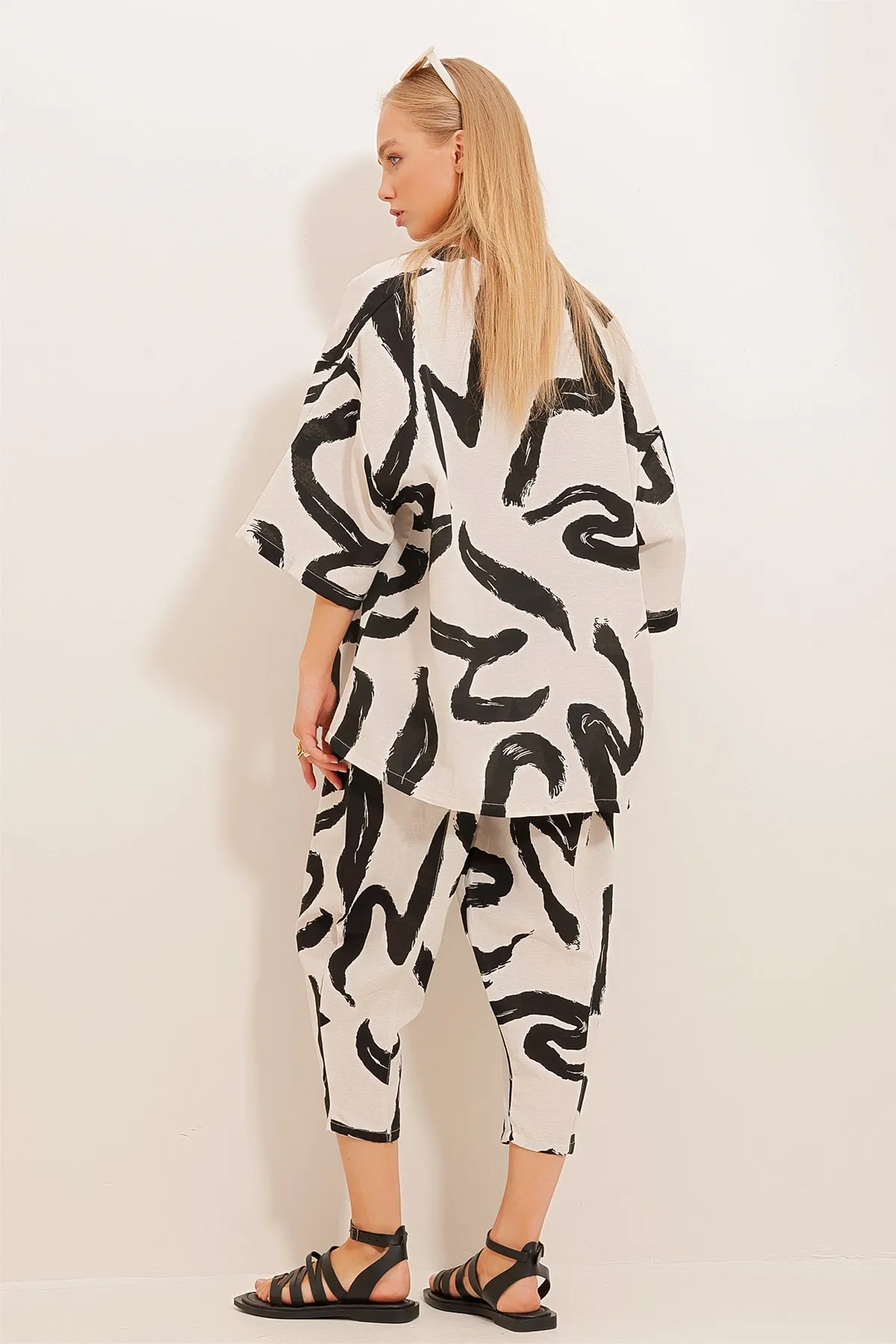 Trend Alaçatı Stili  Schwarzes gemustertes Shalwar-Hose- und Kimono-Set für Damen ALC-X10581