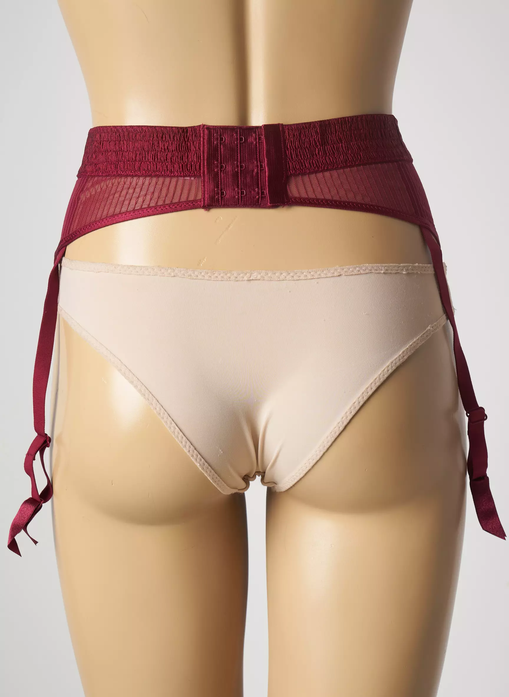 Passionata Guepieres Porte Jarretelles Femme couleur rouge