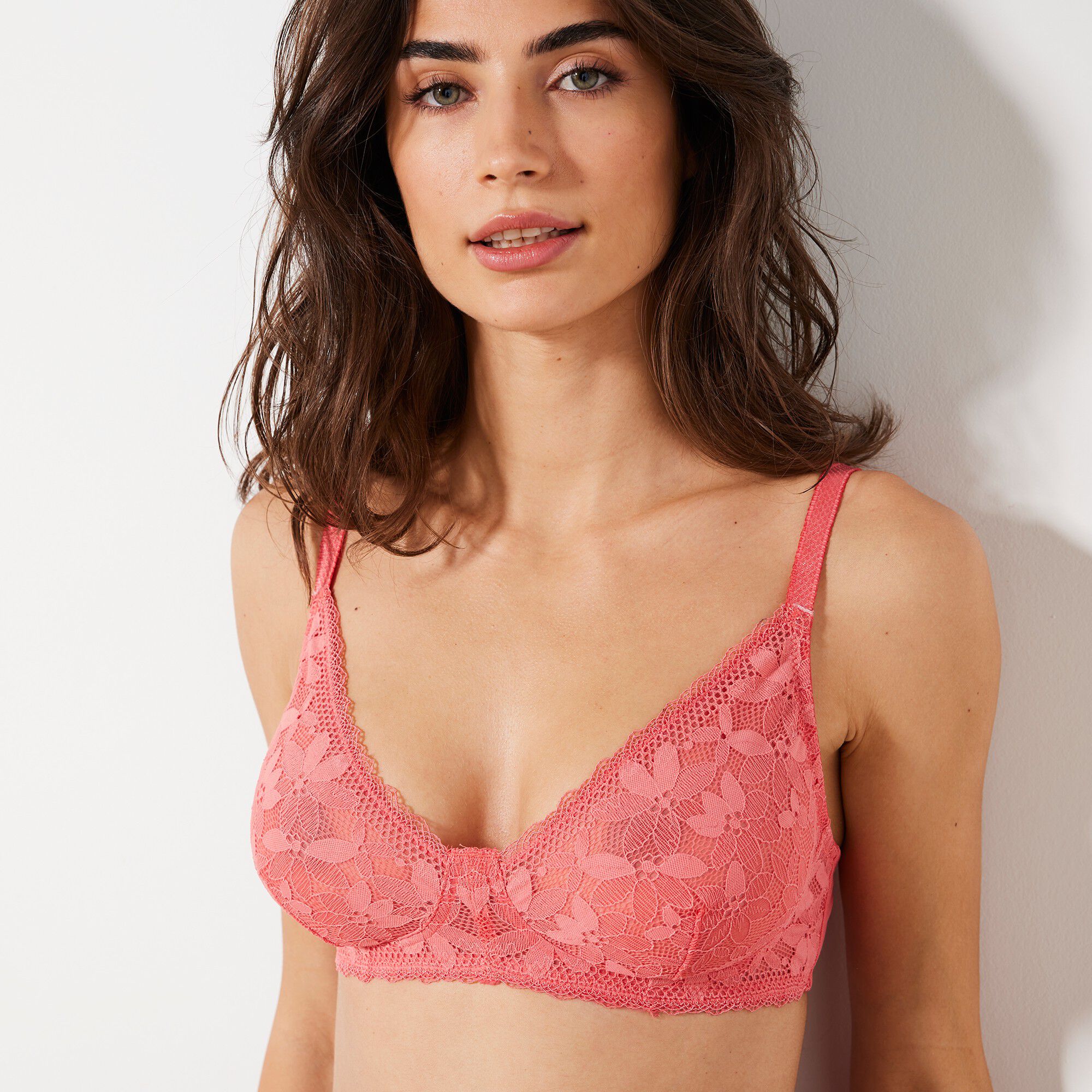 Soutien-gorge dentelle forme triangle Manado