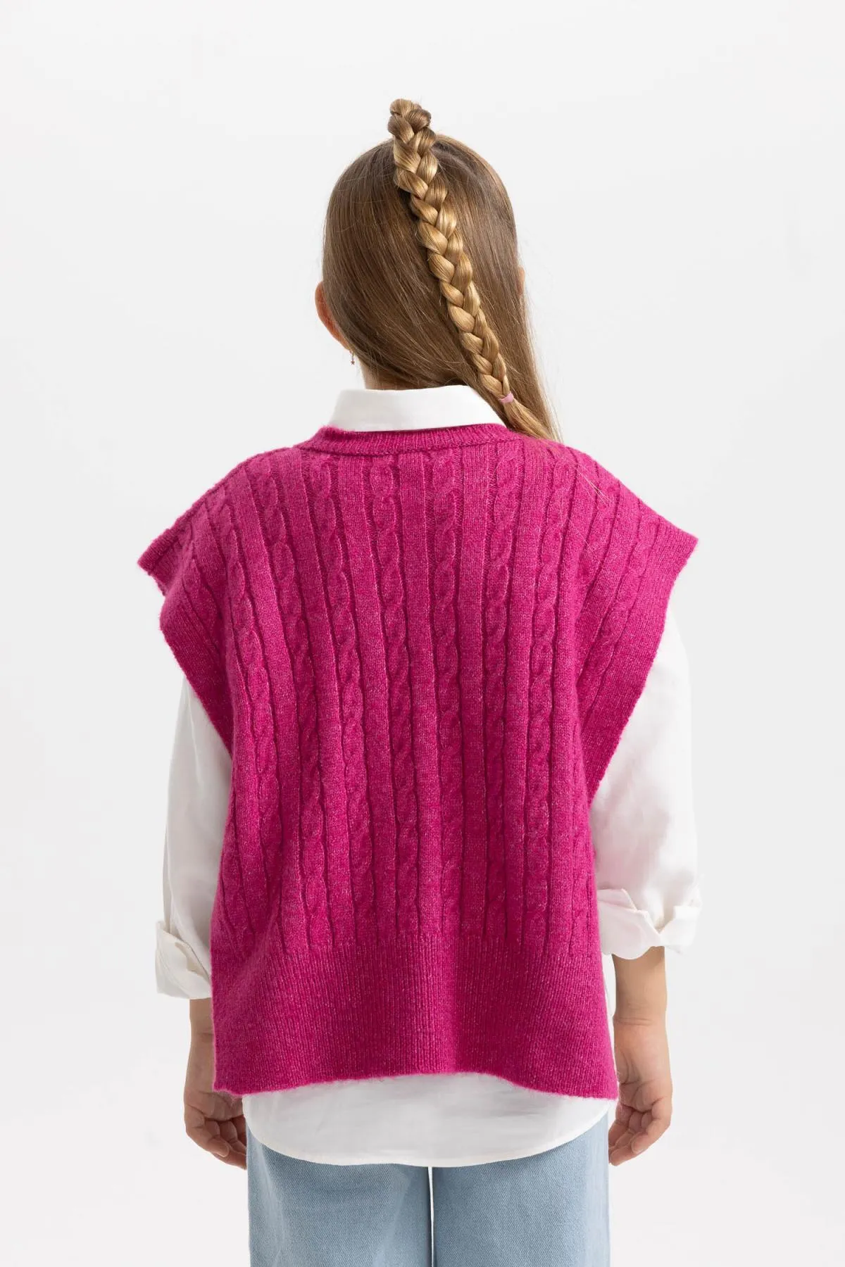 DeFacto  Strickpullover für Mädchen mit normaler Passform und Rundhalsausschnitt