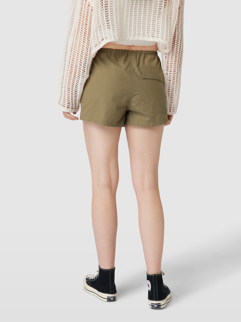 Shorts mit Pattentaschen in khaki