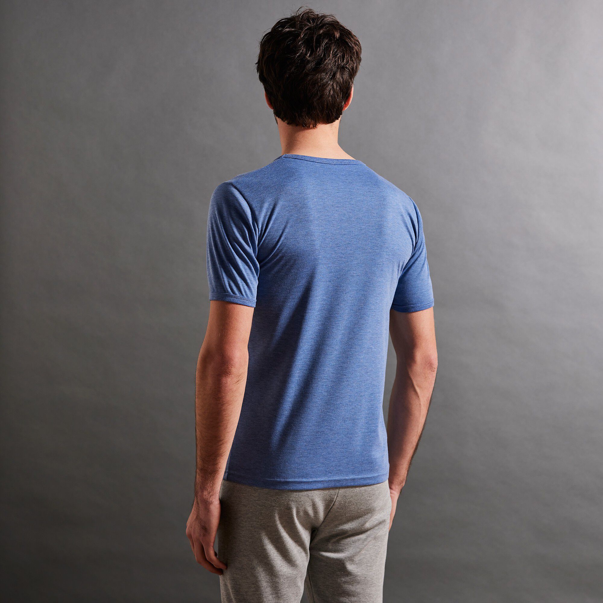 Tee-shirt sous-vêtement homme col V manches courtes polyester