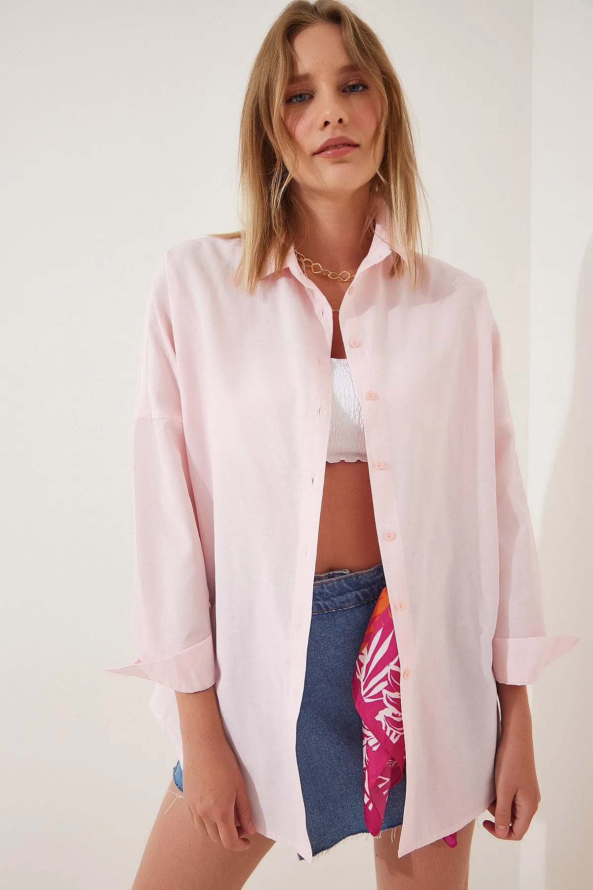 Happiness İstanbul  Hellrosa Oversize-Lang-Basic-Hemd für Damen DD00842