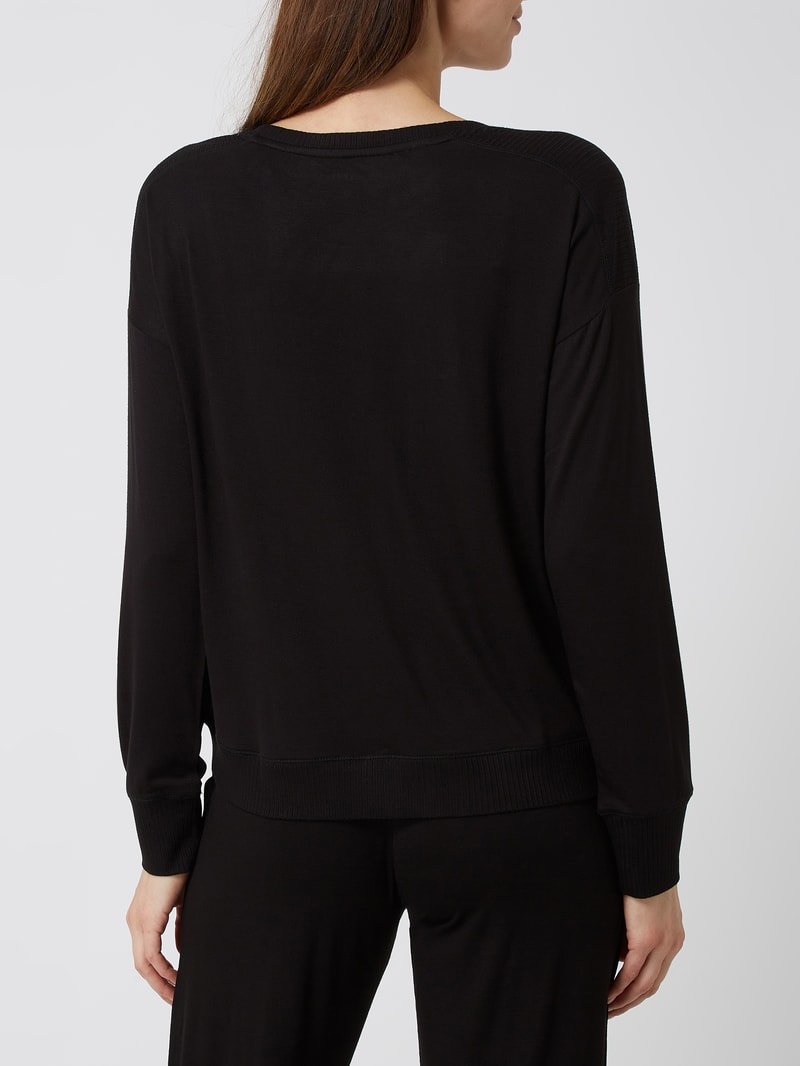 Shirt mit überschnittenen Schultern in schwarz