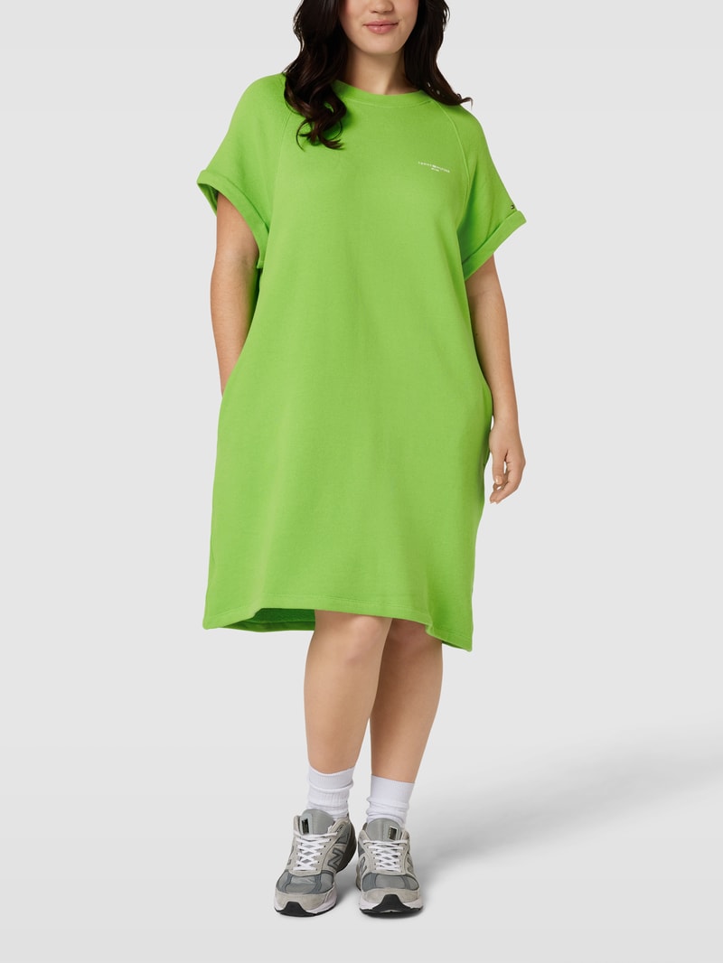 PLUS SIZE Sweatkleid mit Logo-Print in hellgrün