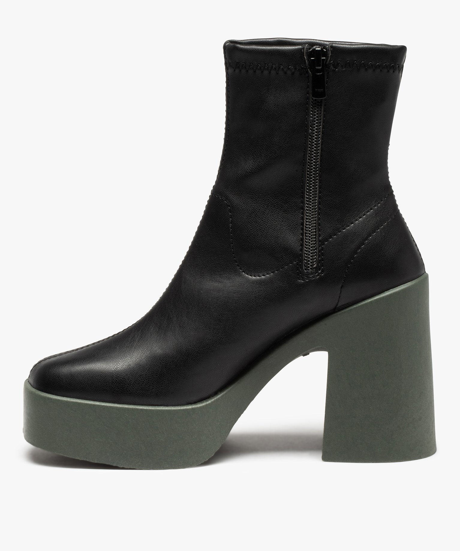 Boots femme sur semelle plateforme et large talon noir | GEMO