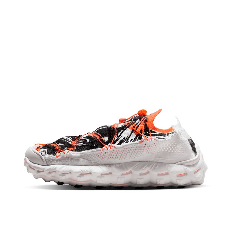NIKE Wmns Ispa Mindbody white/total orange-total orange