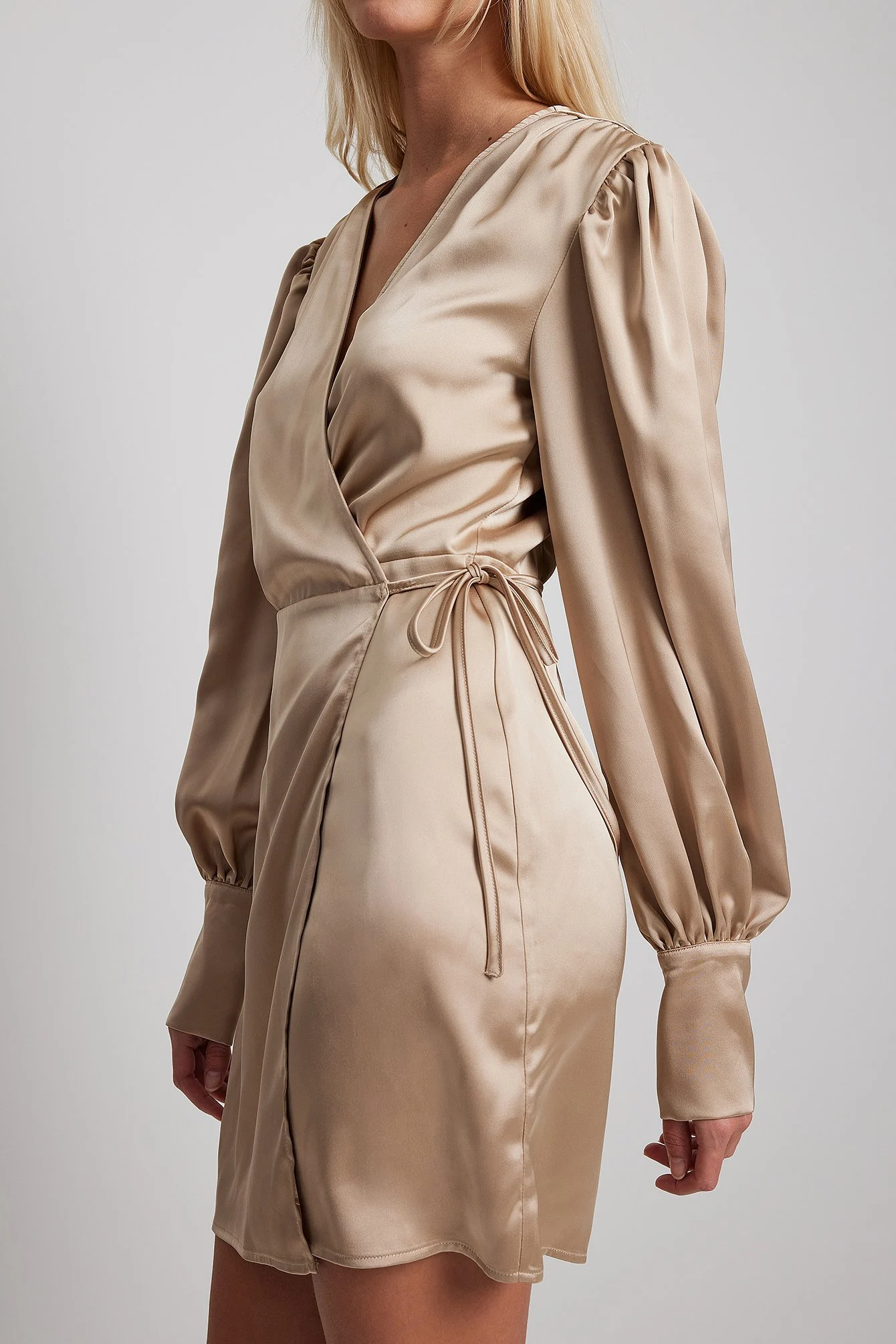 Wickel-Minikleid aus Satin