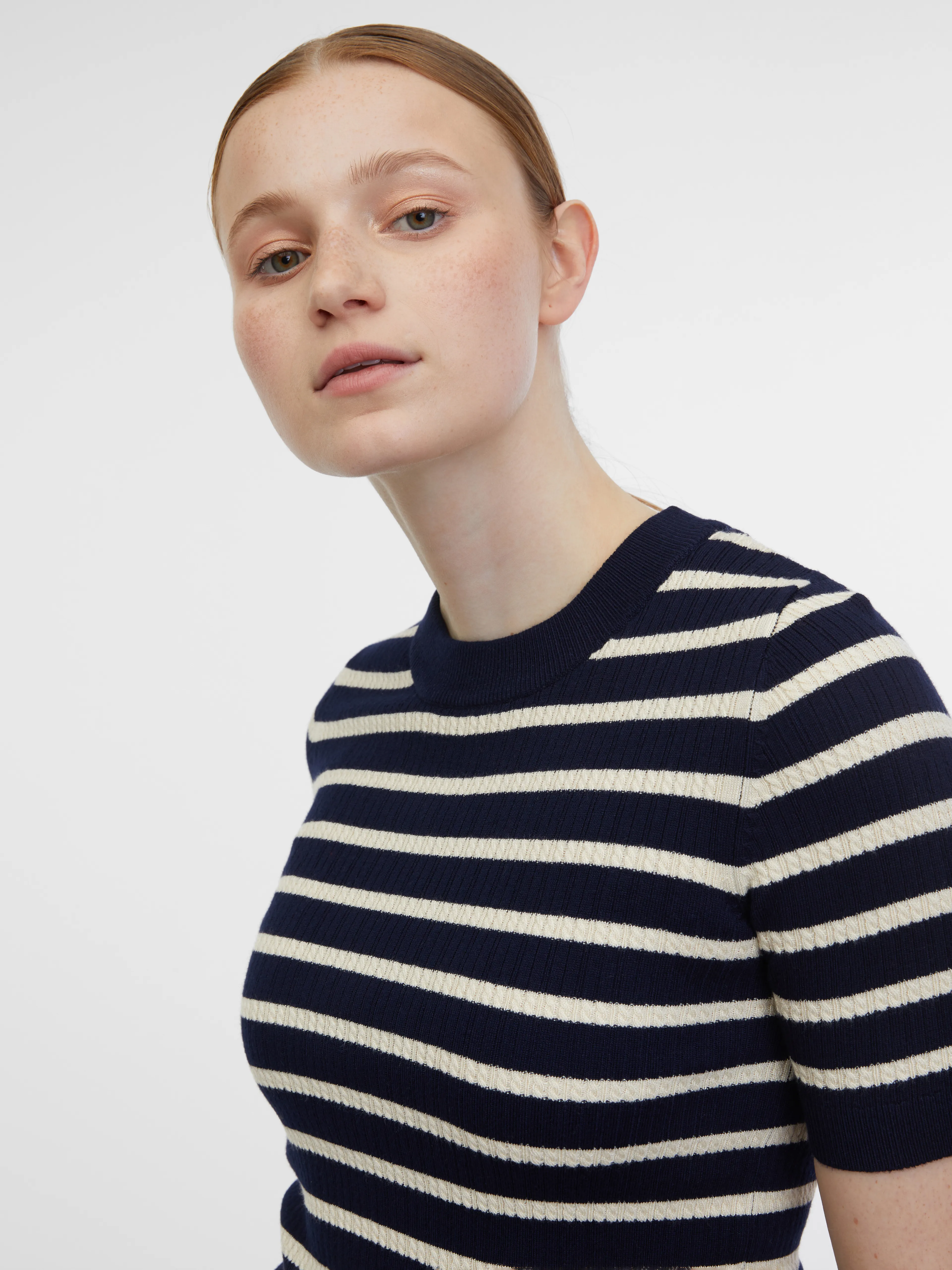 Dunkelblau gestreiftes Damen-Strick-Top ORSAY