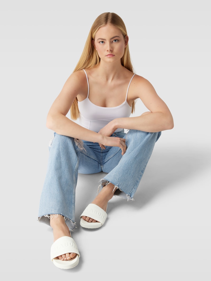 Slides mit Label-Details Modell 'CRUZ' in offwhite
