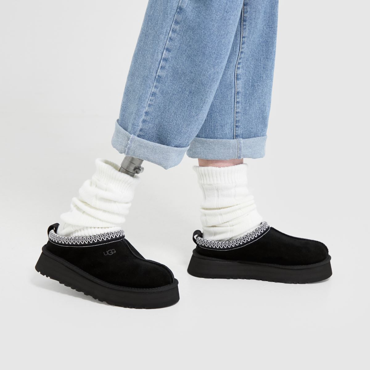 Černé pantofle UGG Tasman