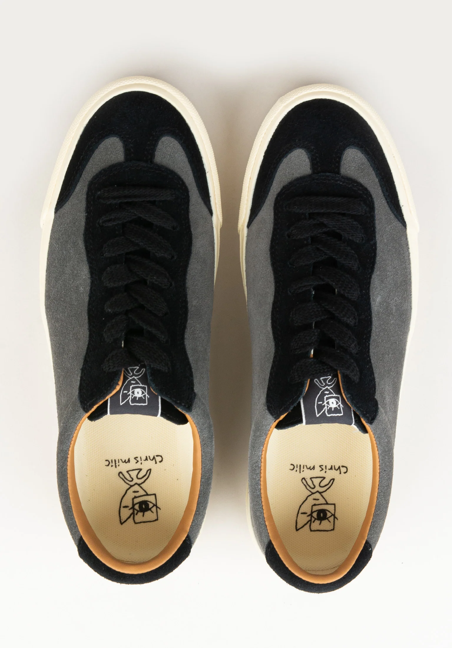 VM004 Milic Suede
