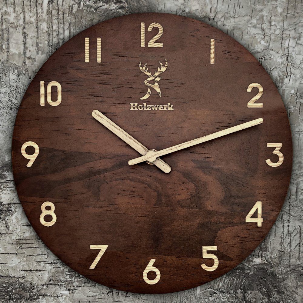 Holzwerk Wanduhr WINTERBERG aus robustem Holz in dunkelbraun, braun