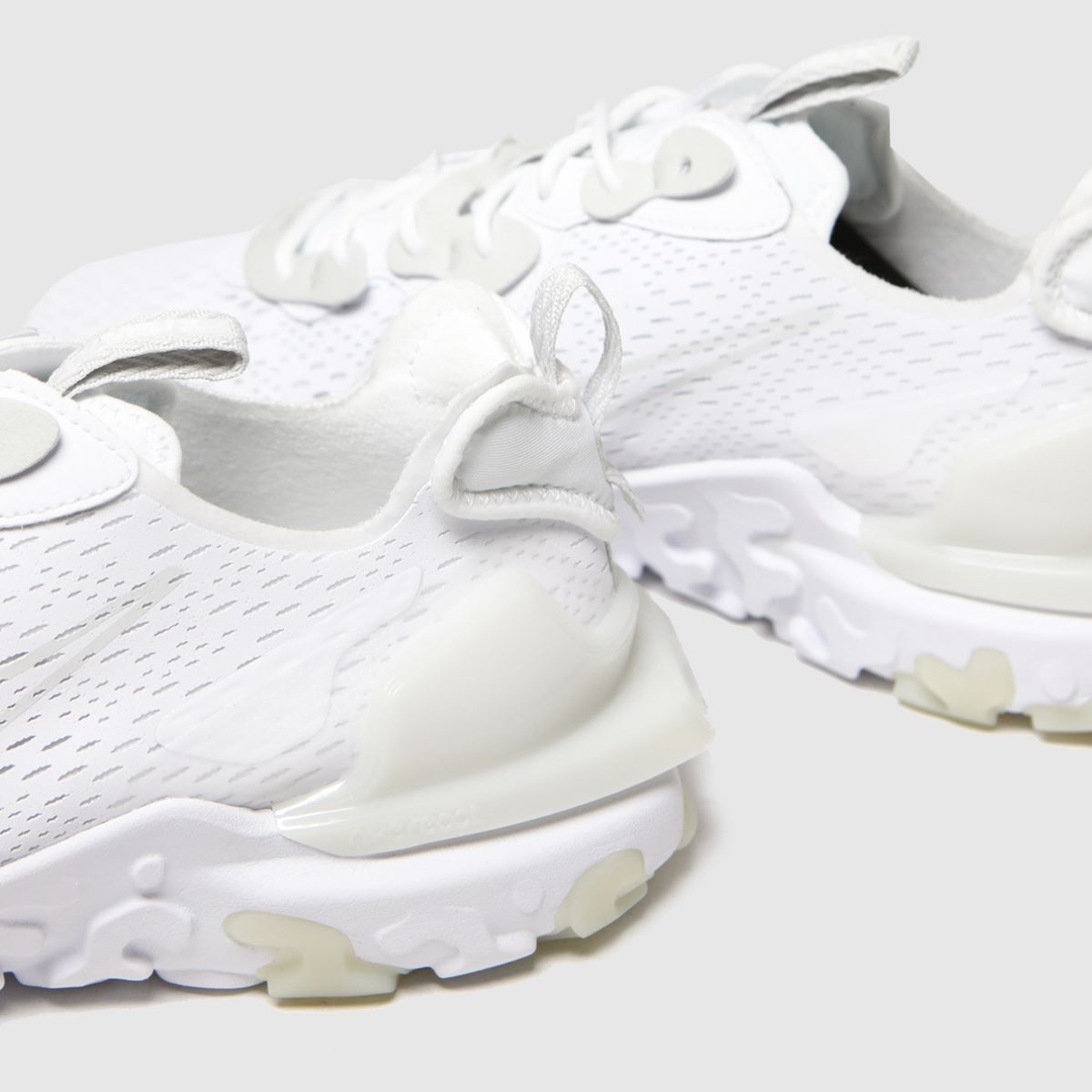 Superge Nike React Vision v beli barvi