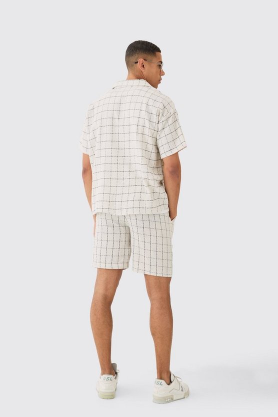 Kastiges strukturiertes Karohemd und Shorts
