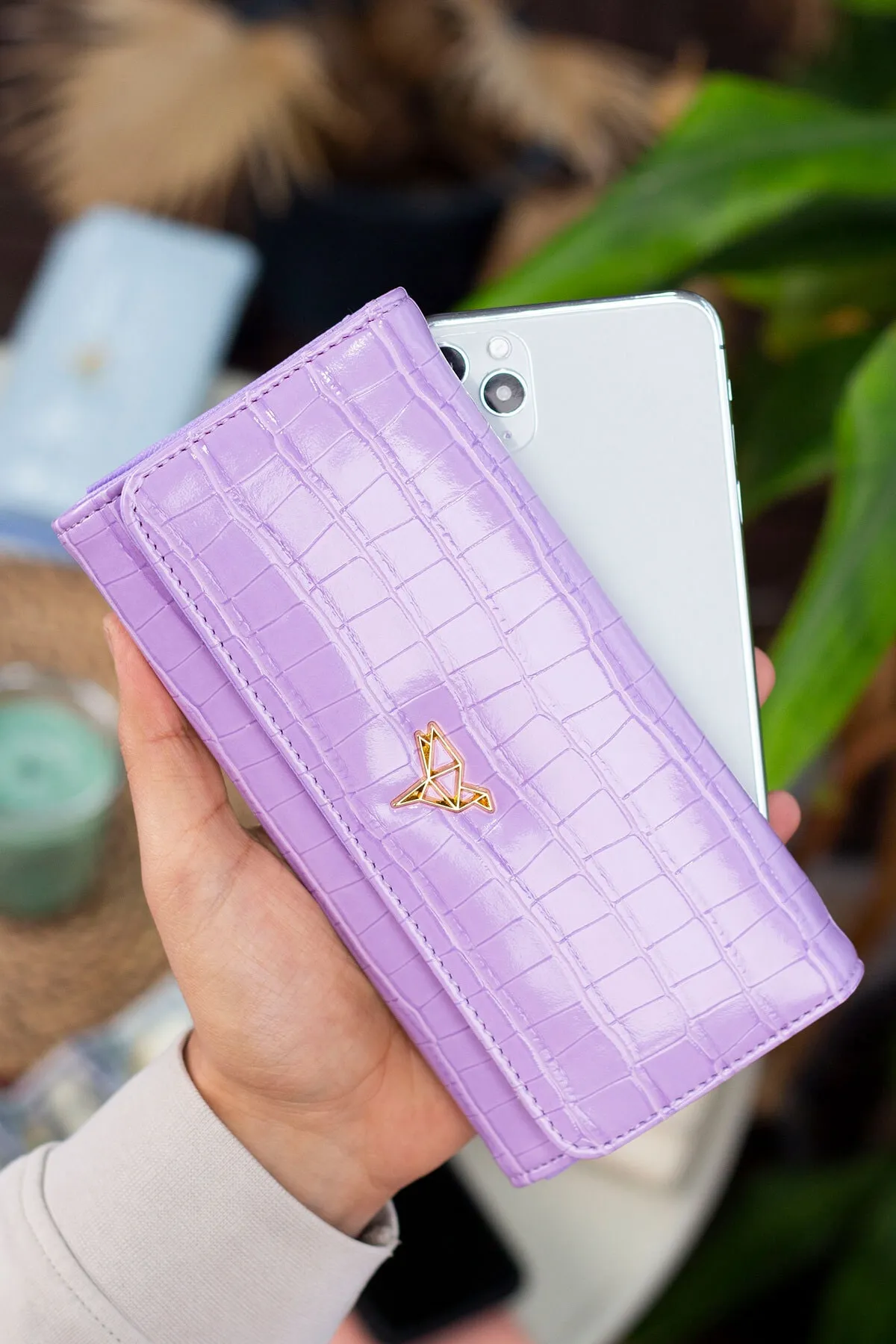 Garbalia  Lady Technological Leder-Krokodilmuster. Stilvolle fliederfarbene Damenbrieftasche mit großem Kartenhalter und Münzfach