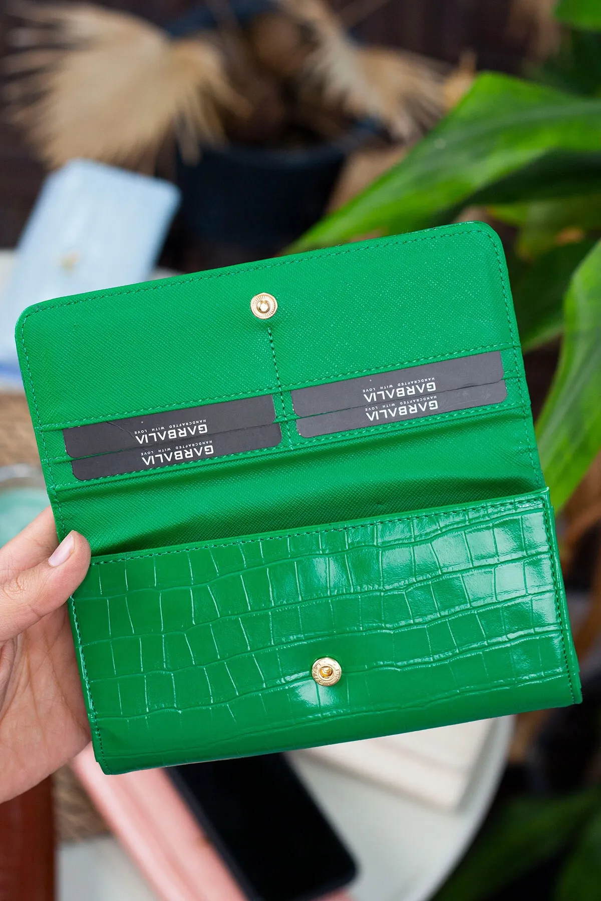 Garbalia  Lady Technological Leder-Krokodilmuster. Stilvolle grüne Damen-Geldbörse mit großem Kartenhalter und Münzfach