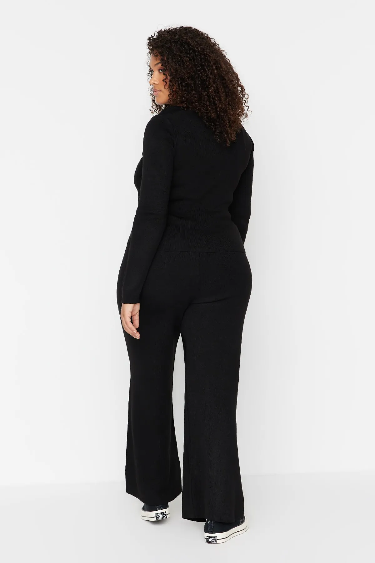 Trendyol Curve  Schwarzes zweireihiges Strickoberteil-Set TBBAW23CP00029