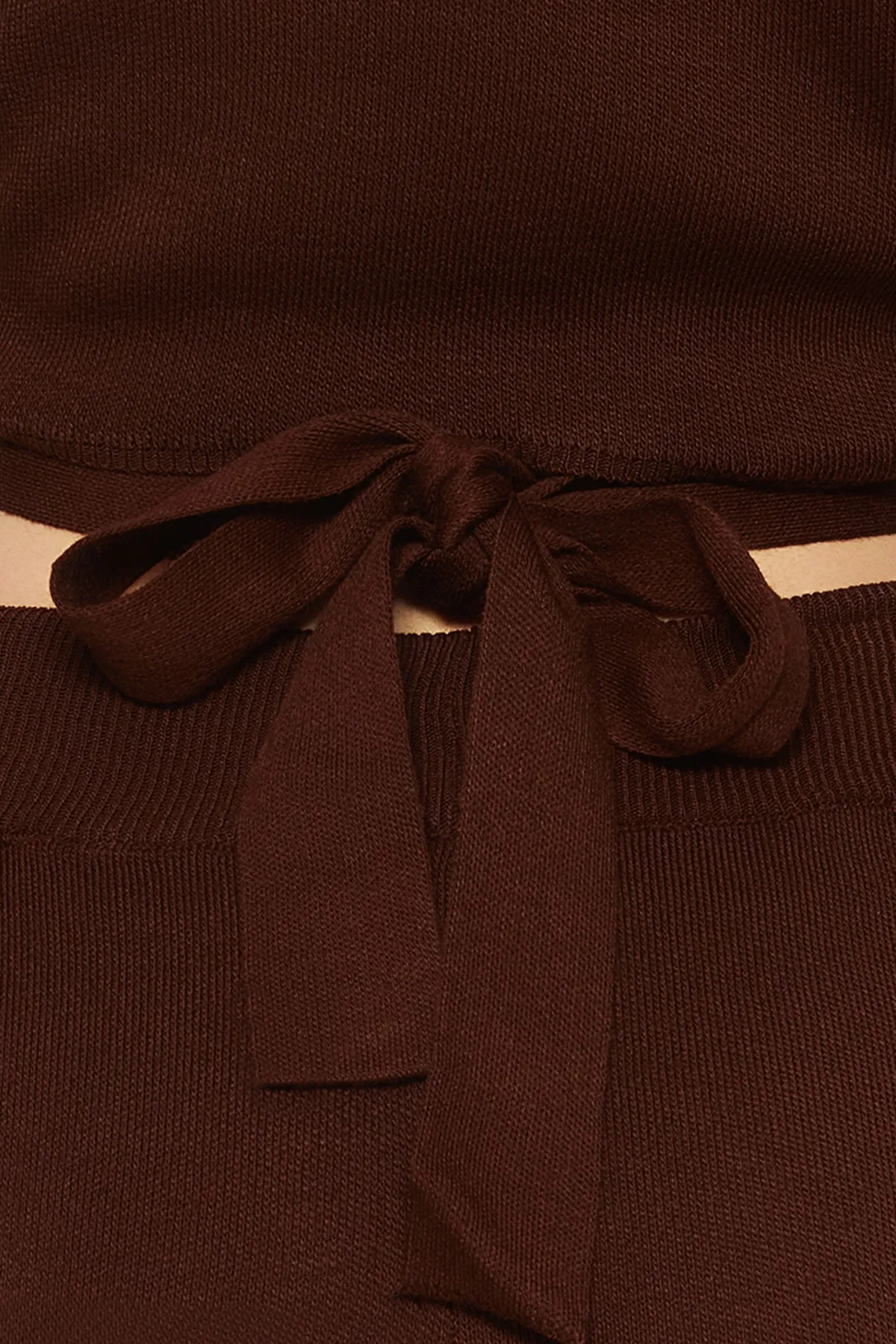 Trendyol Collection  Braunes Strickoberteil- und -unterteil-Set mit Krawatte und Hose TWOAW21AU0093