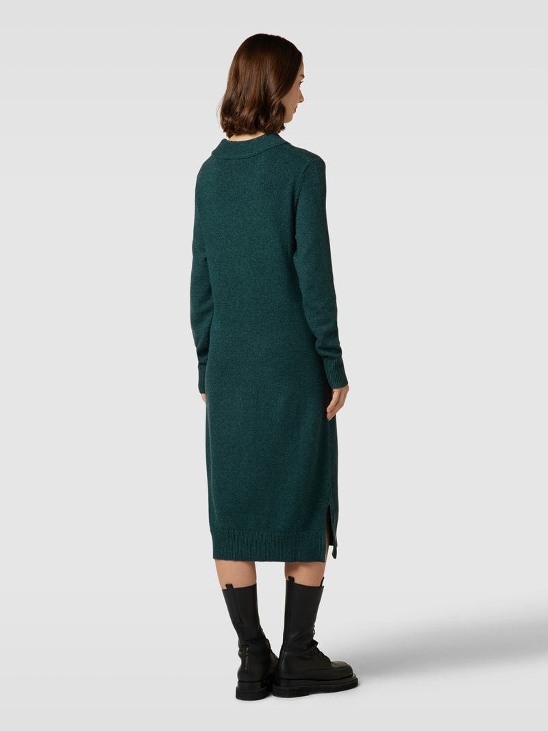 Knielanges Strickkleid mit Seitenschlitzen Modell 'Viril' in dunkelgrün