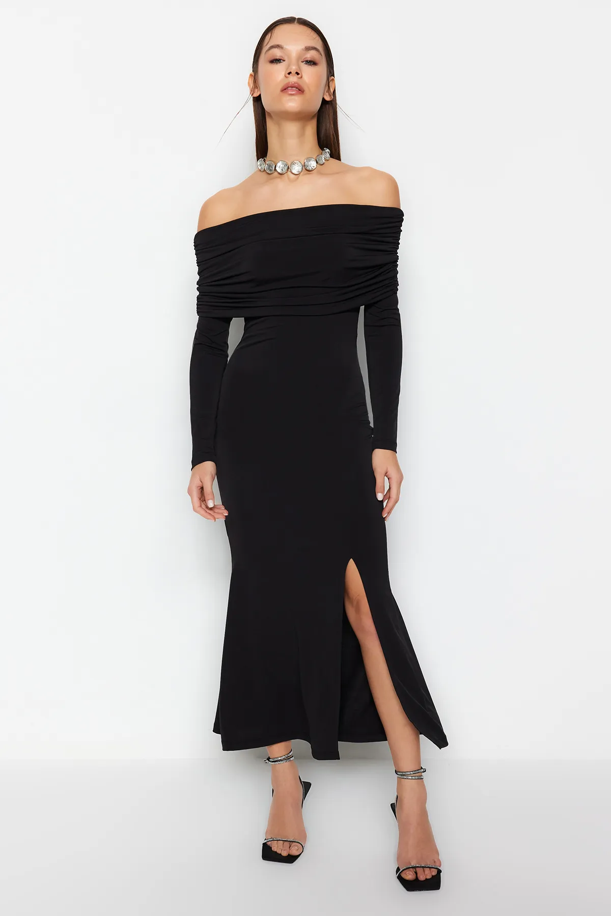 Trendyol Collection  Schwarzes elegantes Abendkleid mit Carmenkragen TPRAW24EL00296