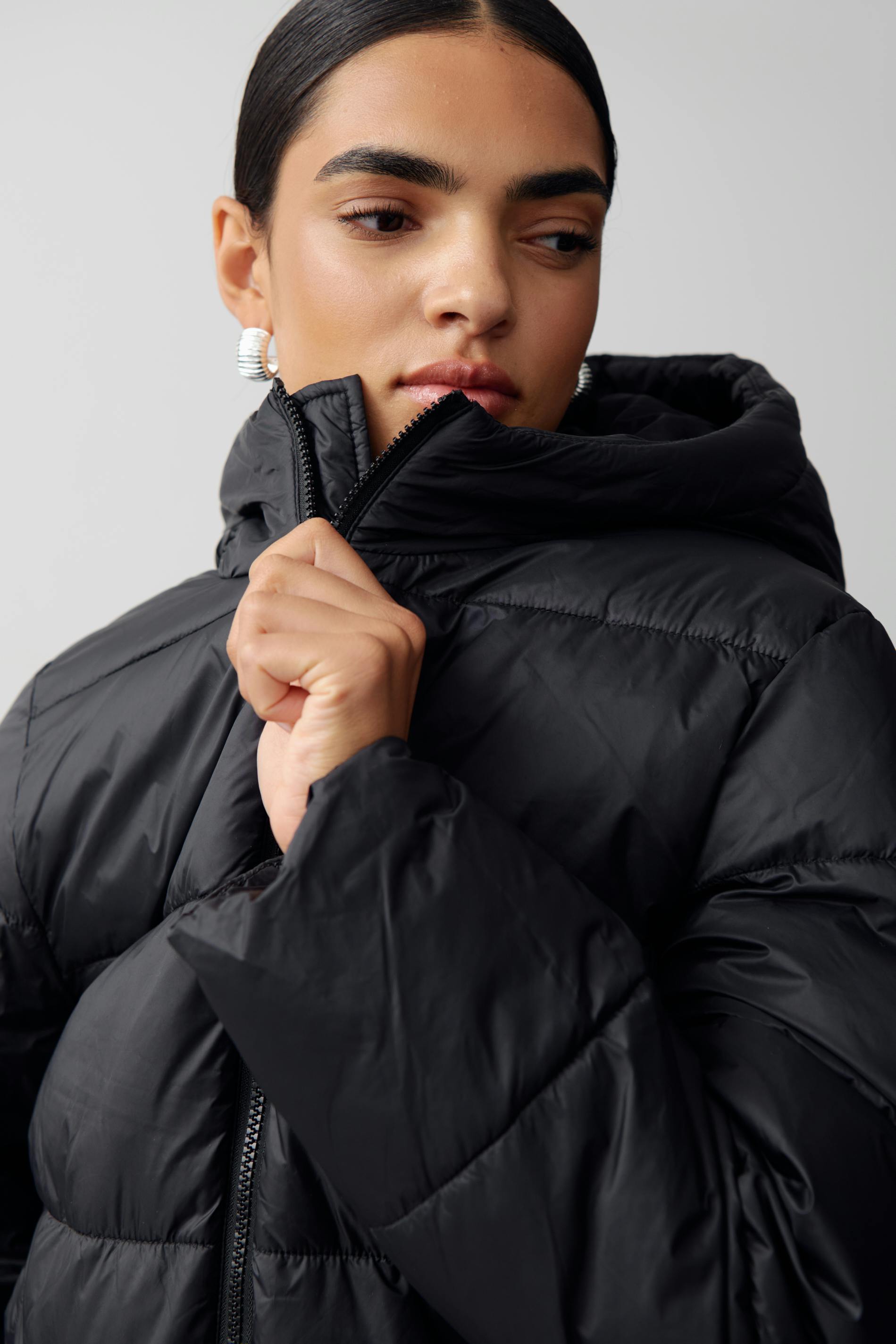 Short puffer jacket